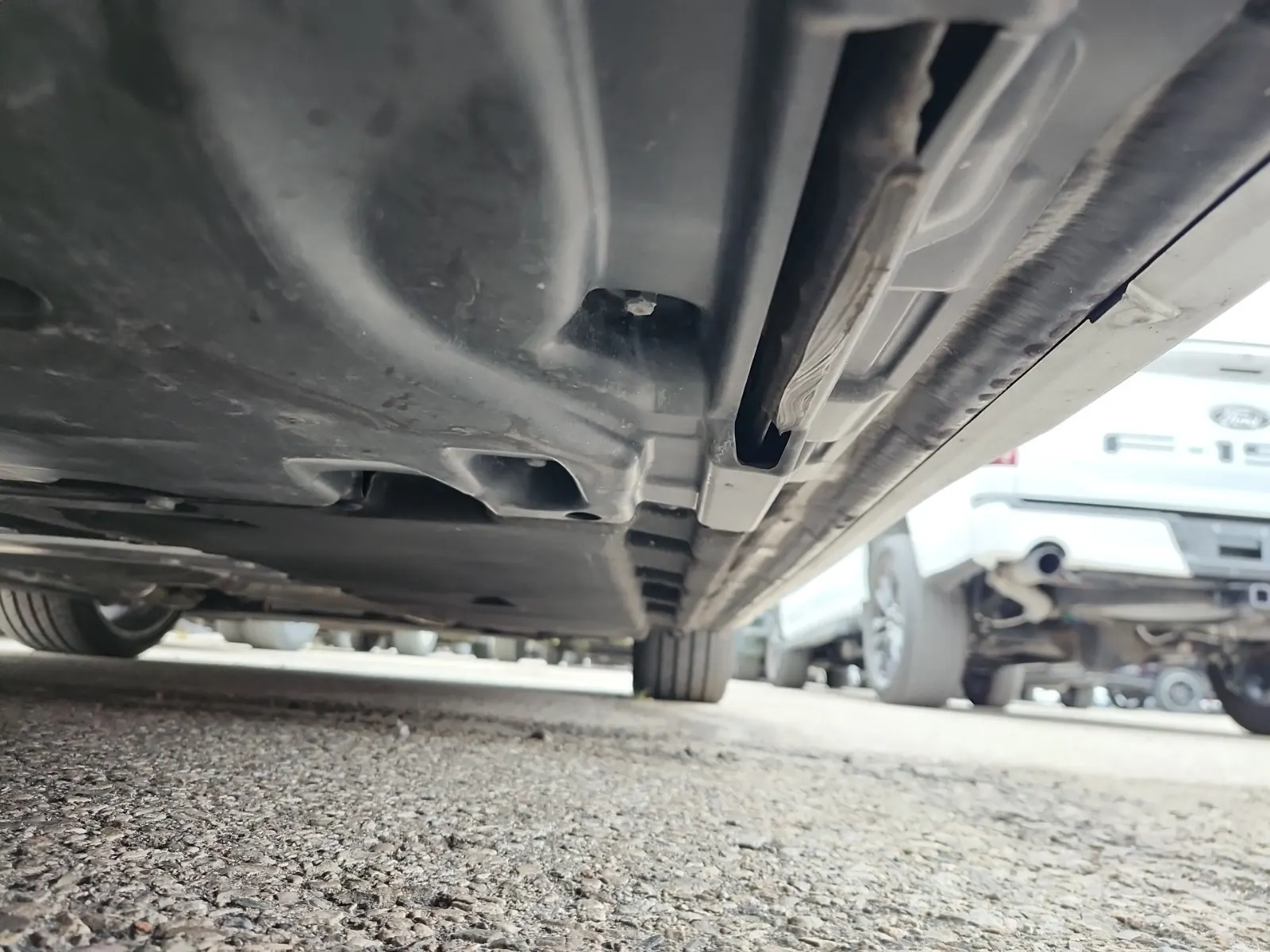 Undercarriage - Passenger Photo