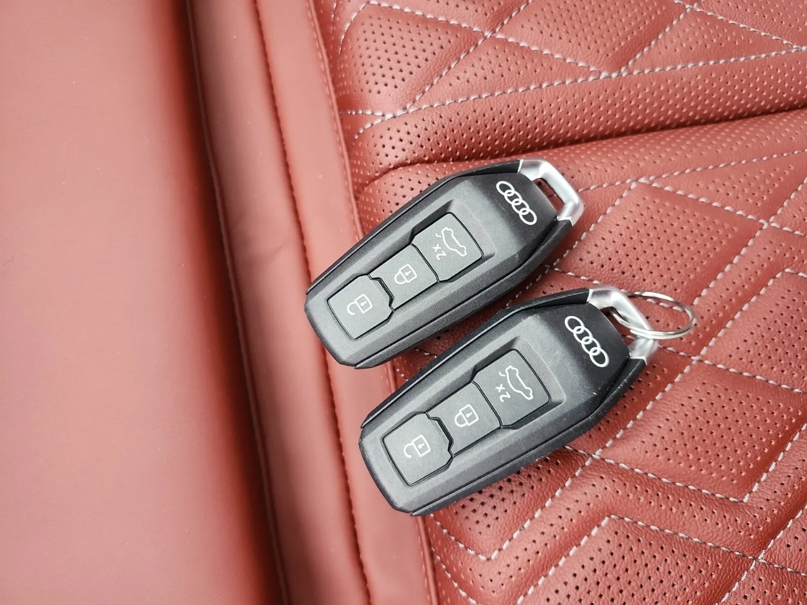 Keys/Fobs/Manual Photo