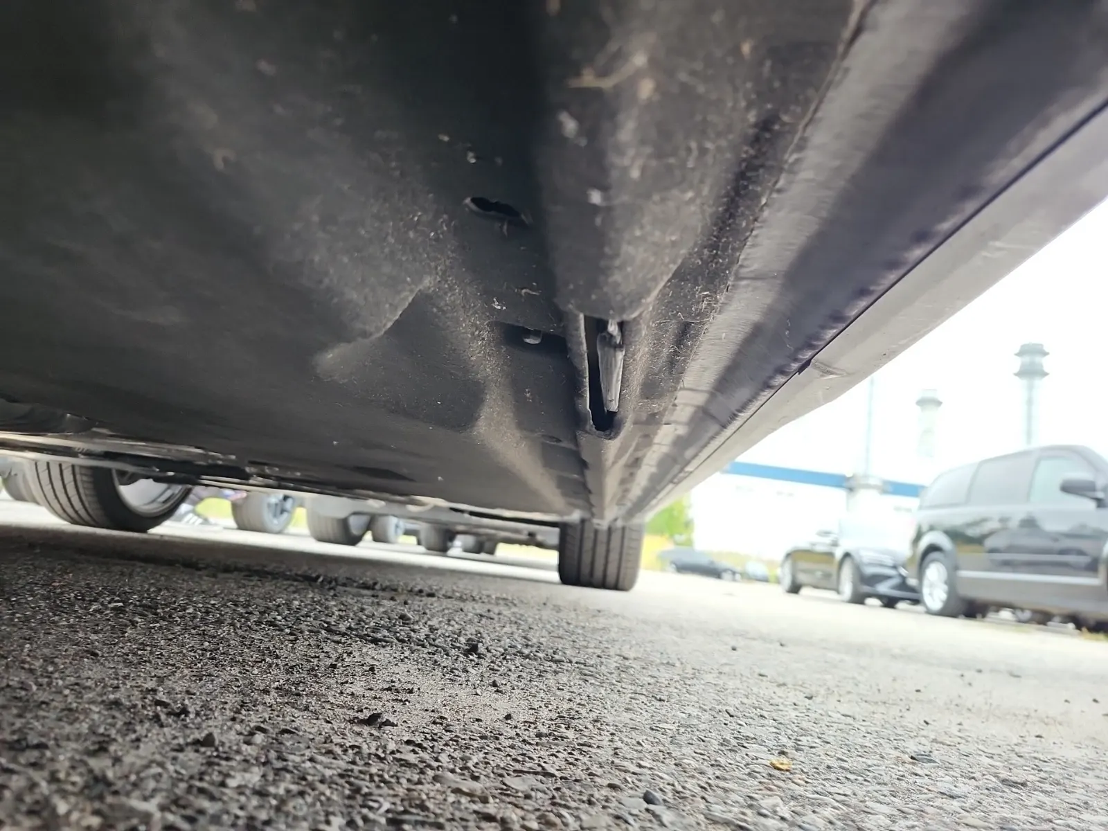 Undercarriage - Driver Photo