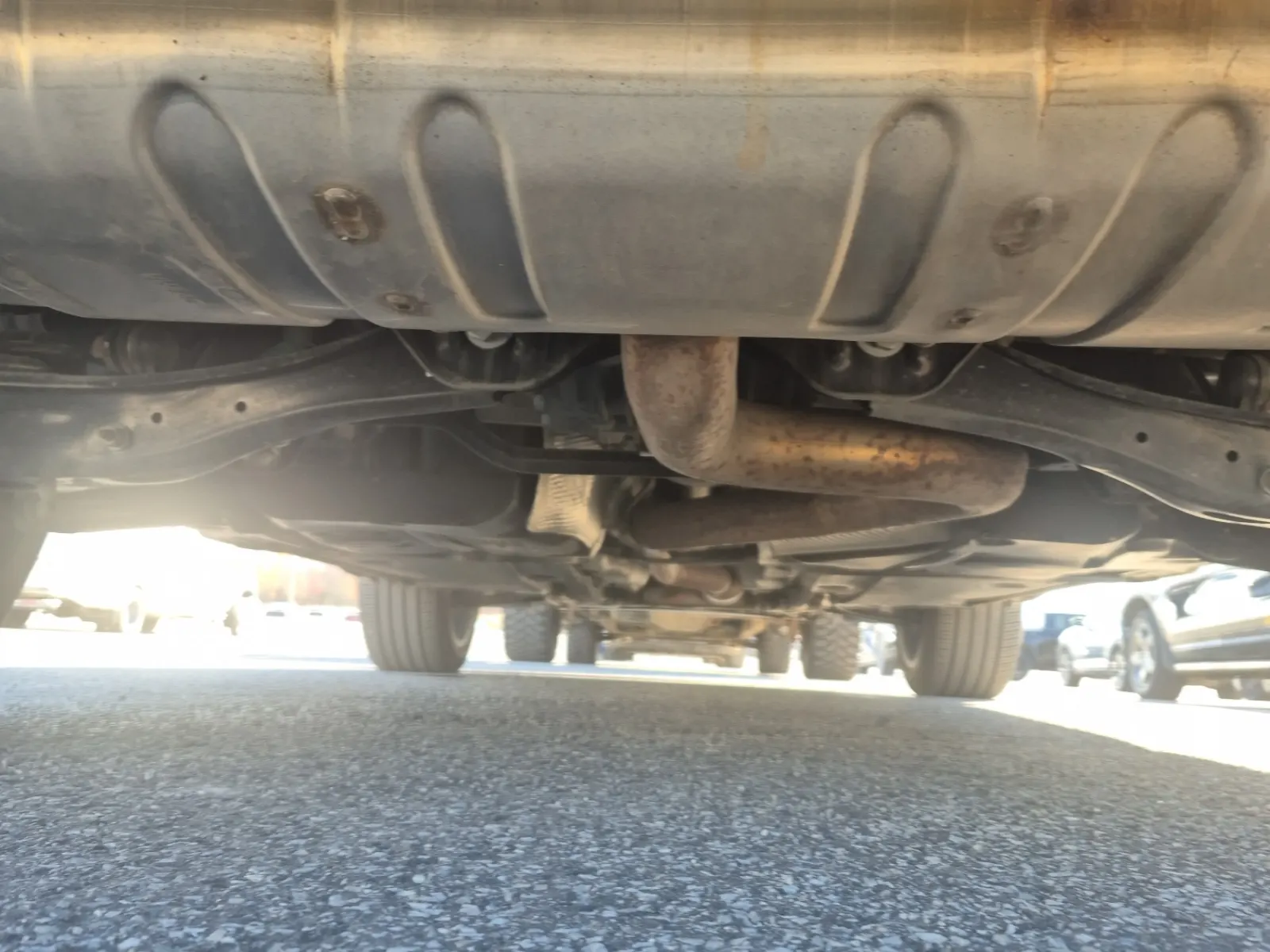 Undercarriage - Rear Photo