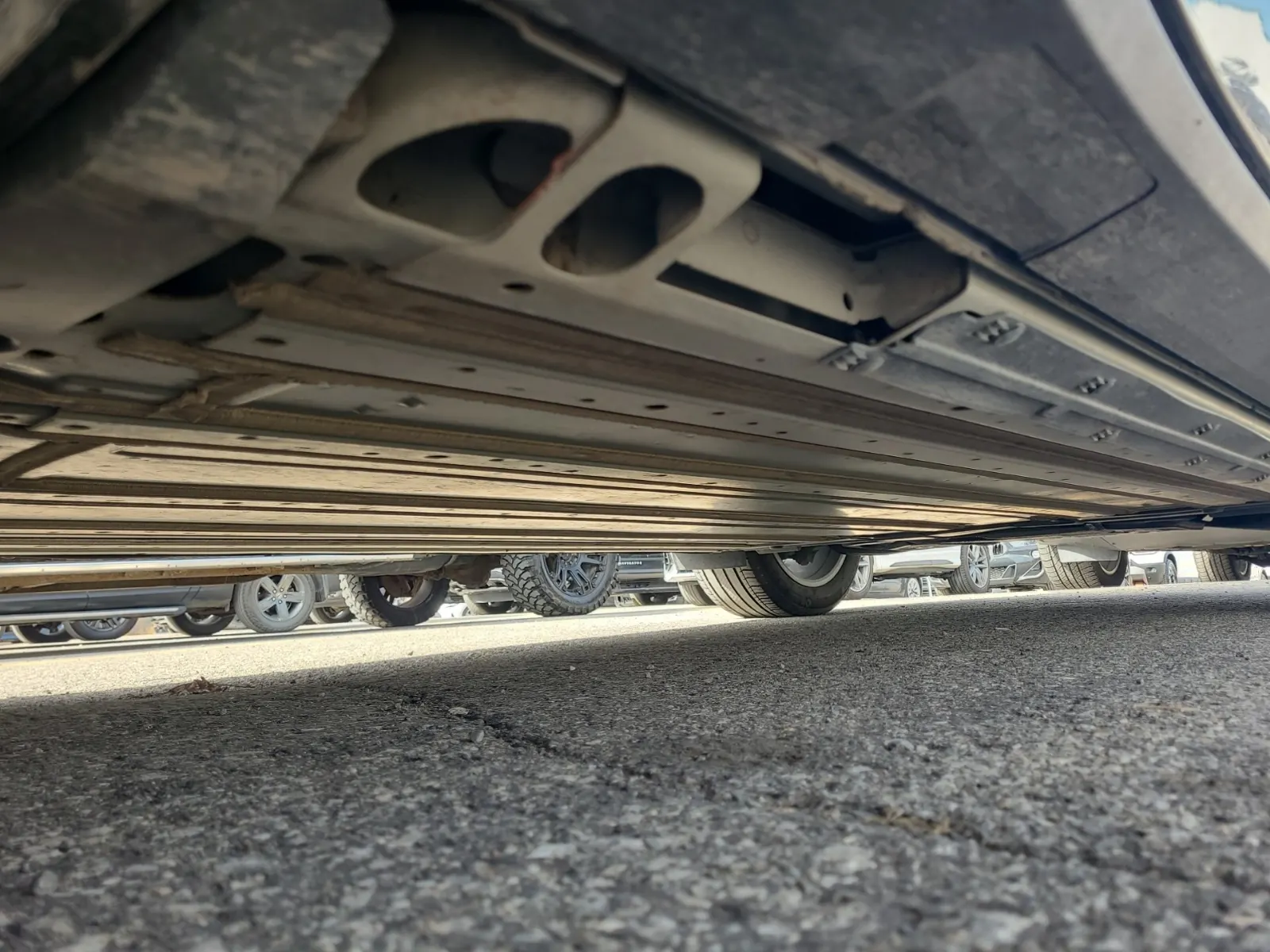 Undercarriage - Driver Photo