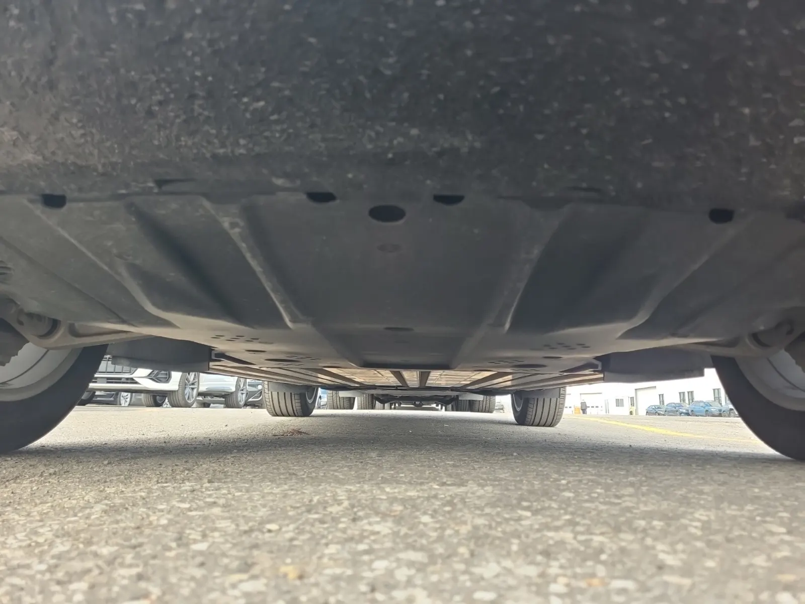 Undercarriage - Front Photo