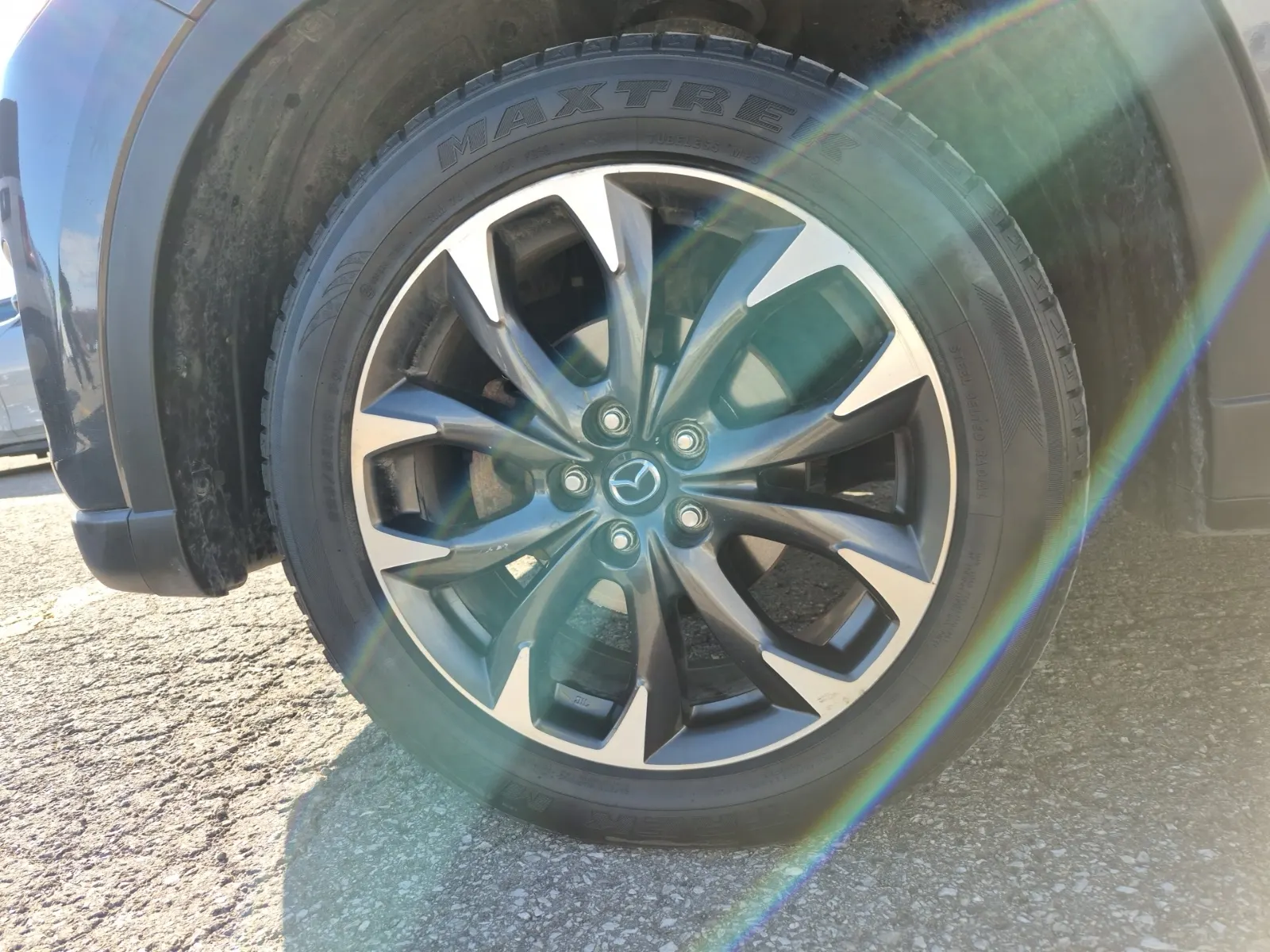 Front driver wheel/tire photo