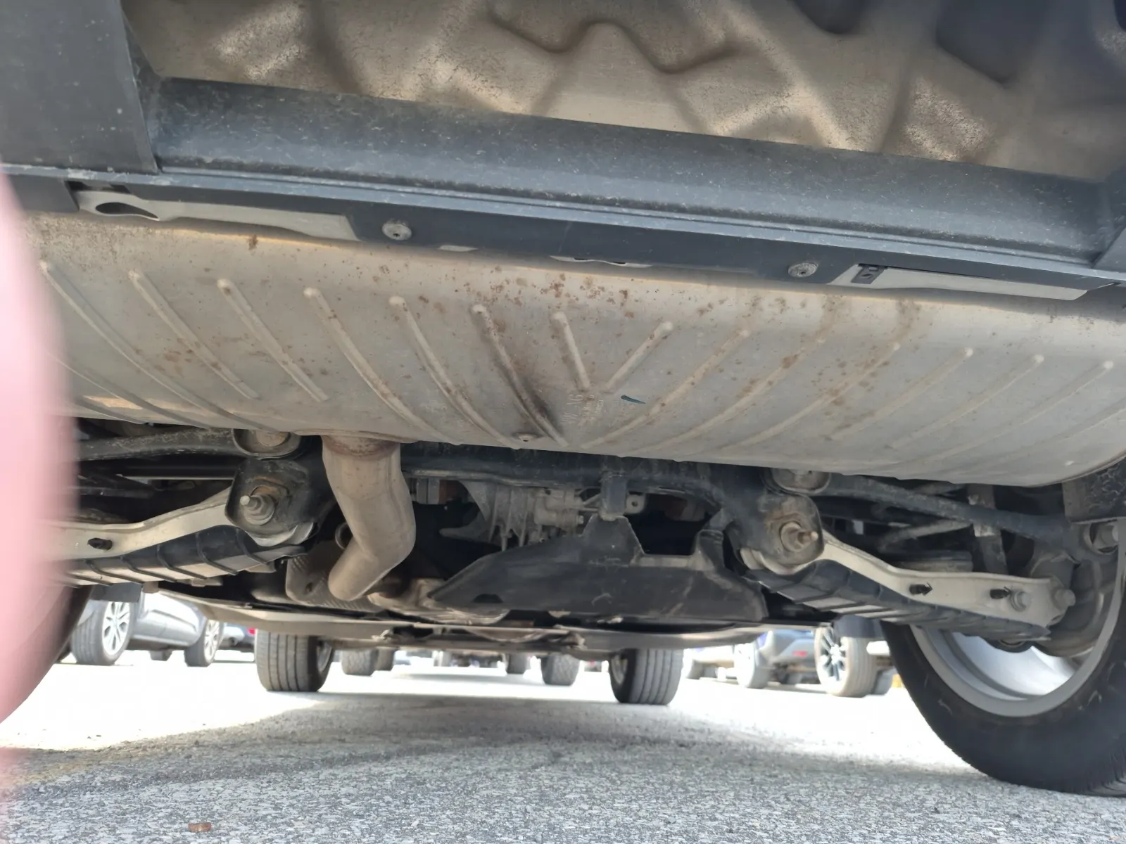 Undercarriage - Rear Photo