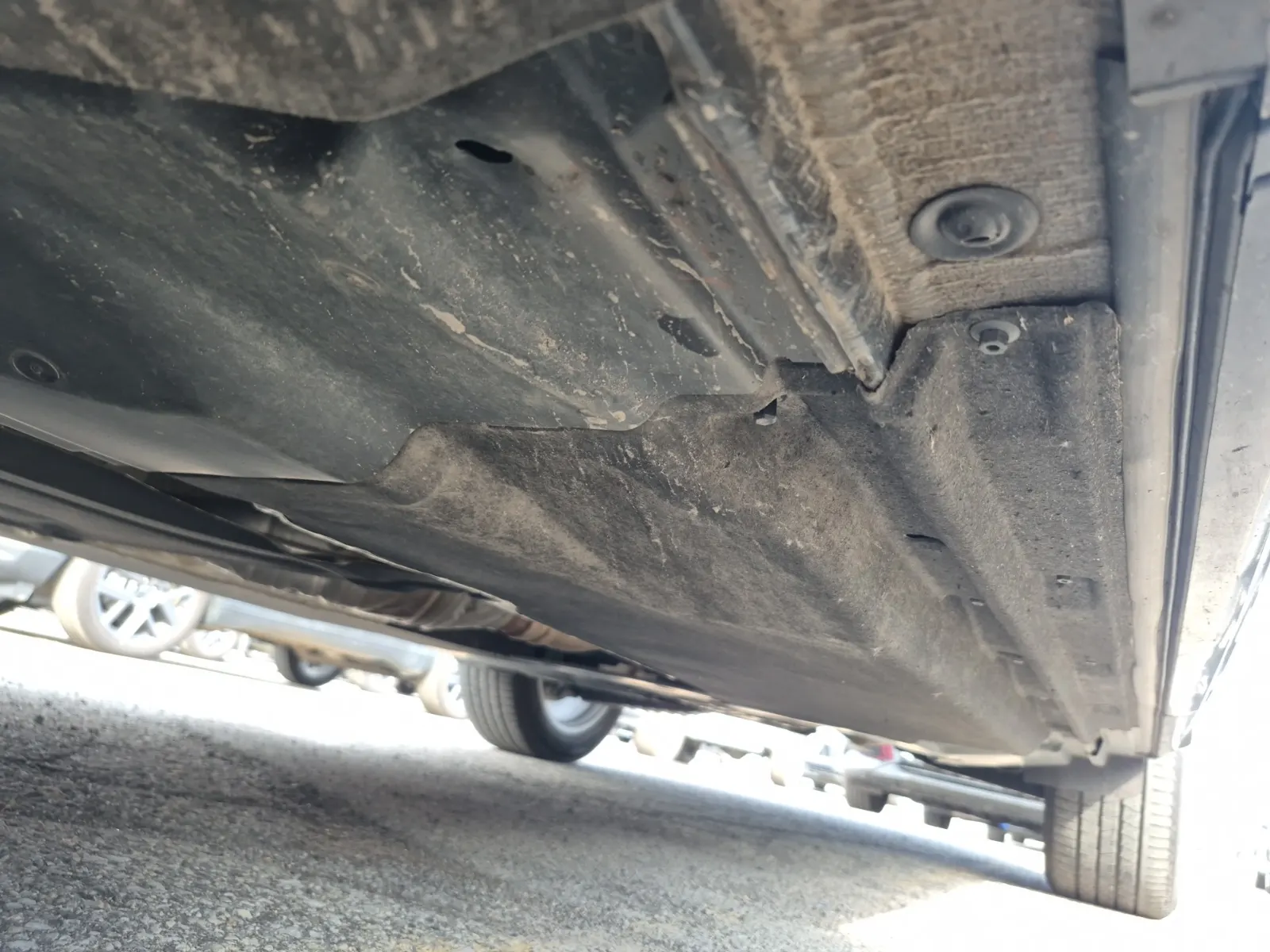 Undercarriage - Driver Photo