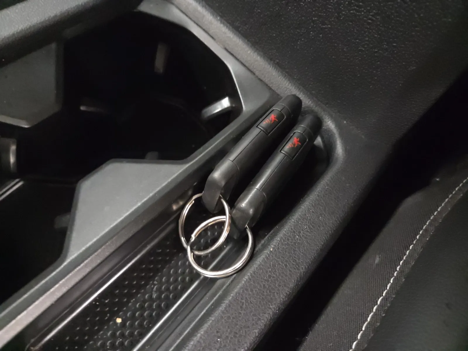 Keys/Fobs/Manual Photo