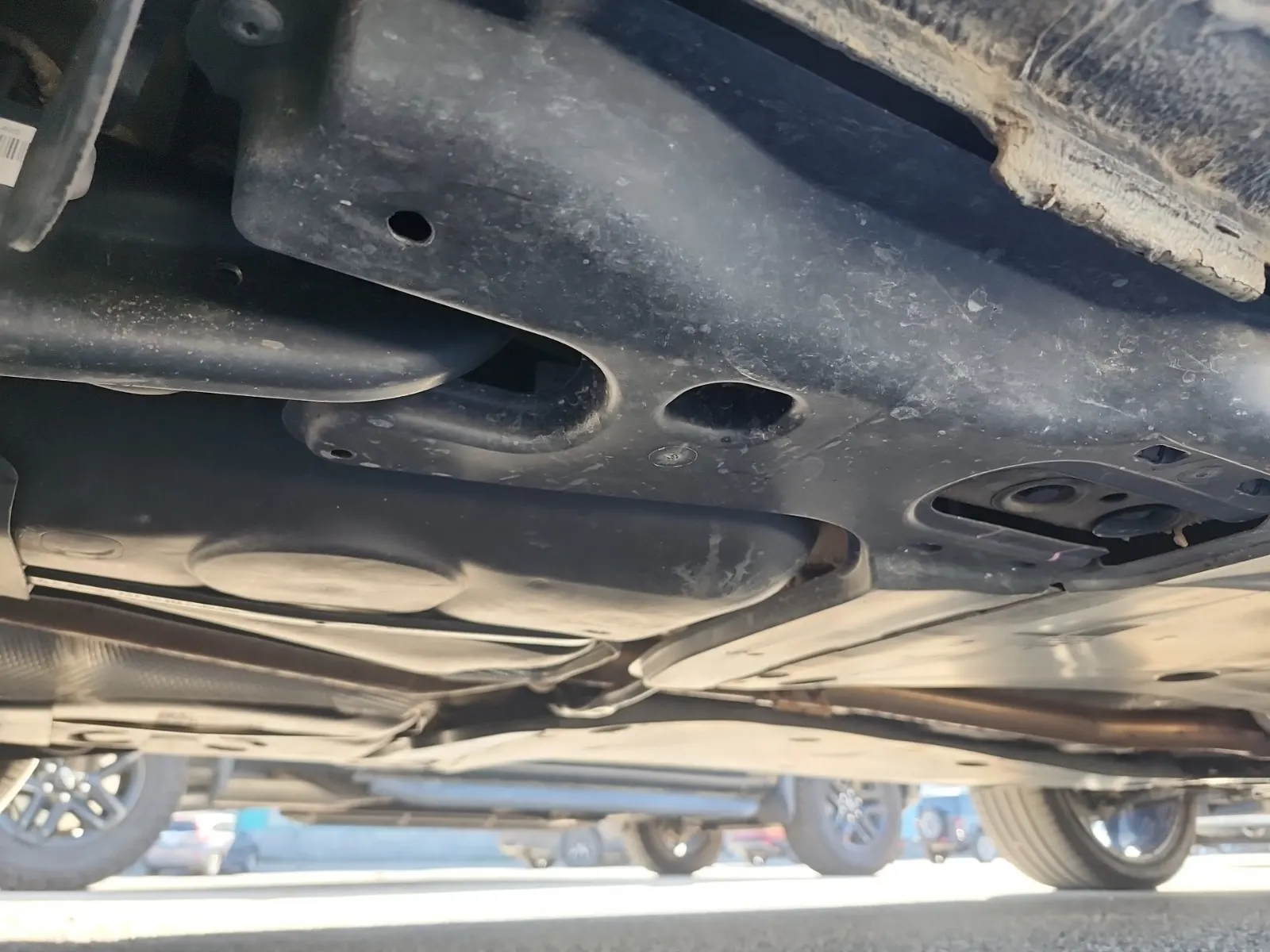 Undercarriage - Passenger Photo