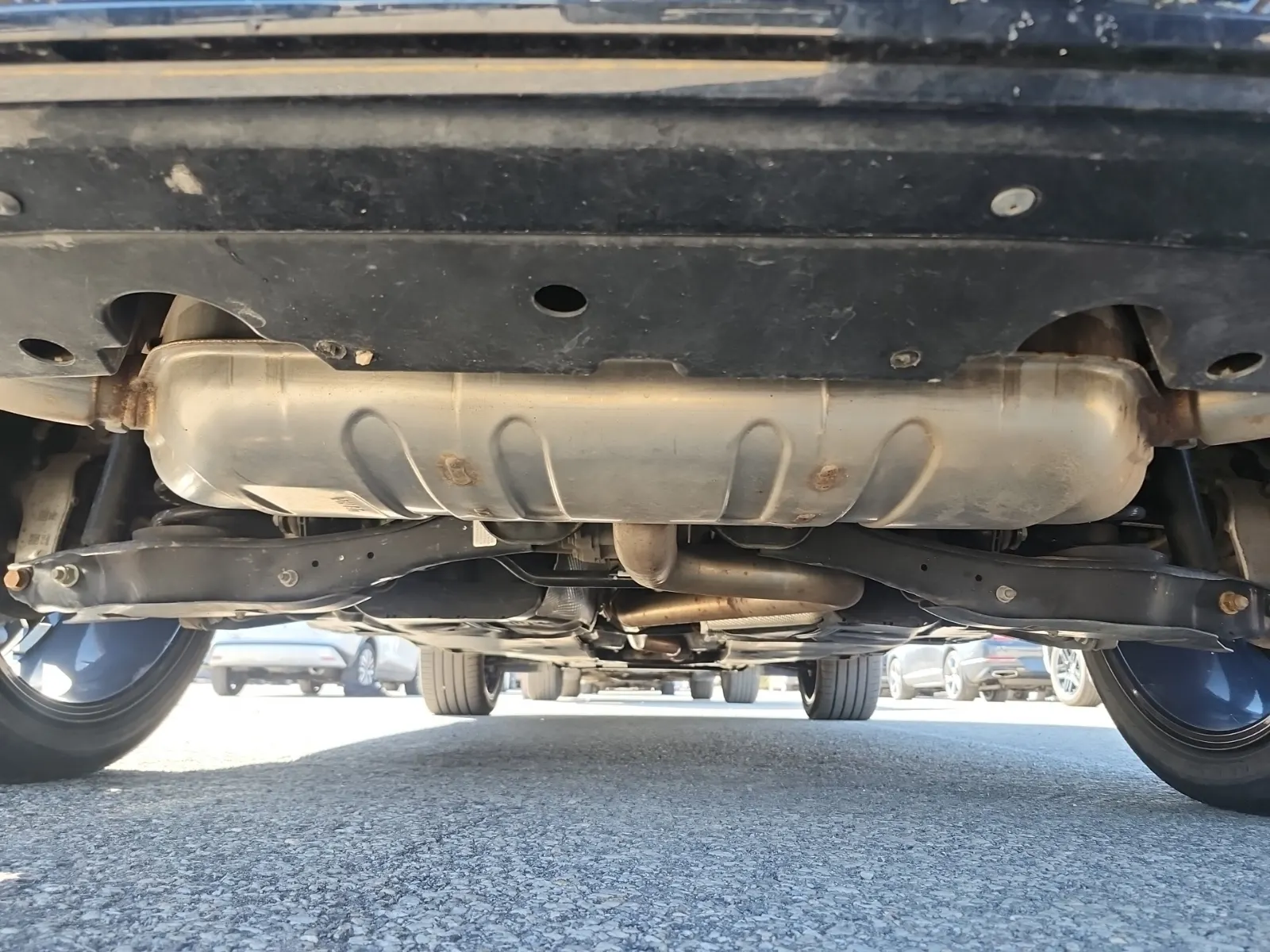 Undercarriage - Rear Photo