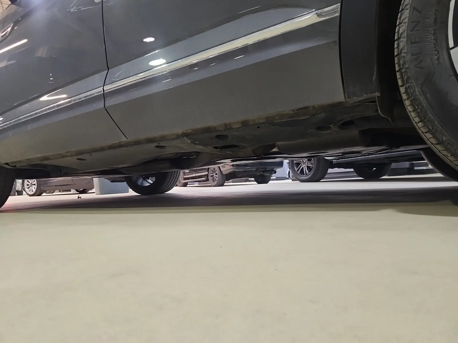 Undercarriage - Driver Photo