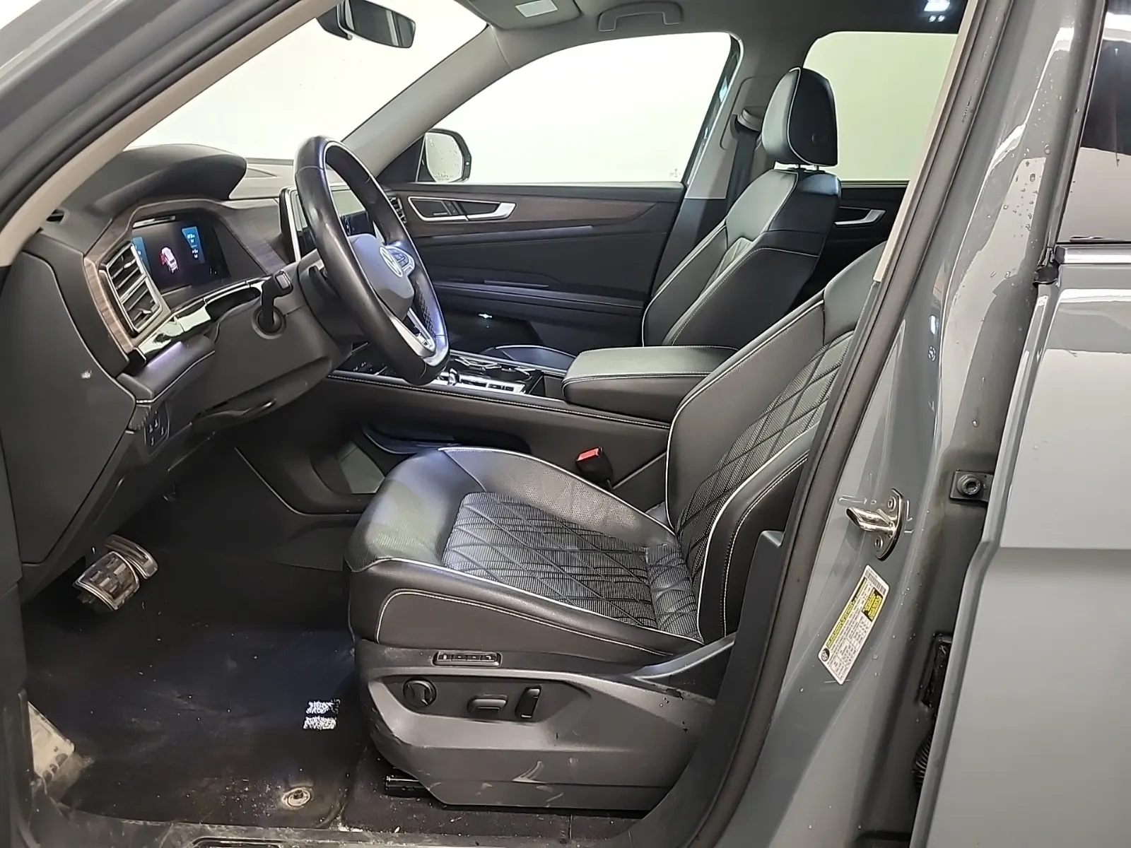 Front Interior Photo