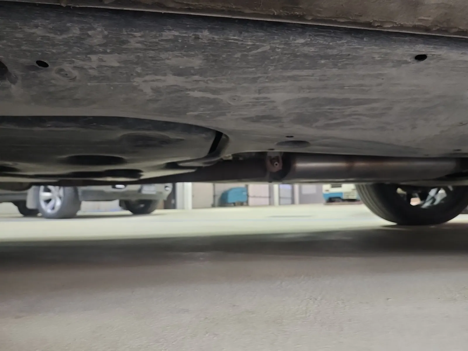 Undercarriage - Passenger Photo