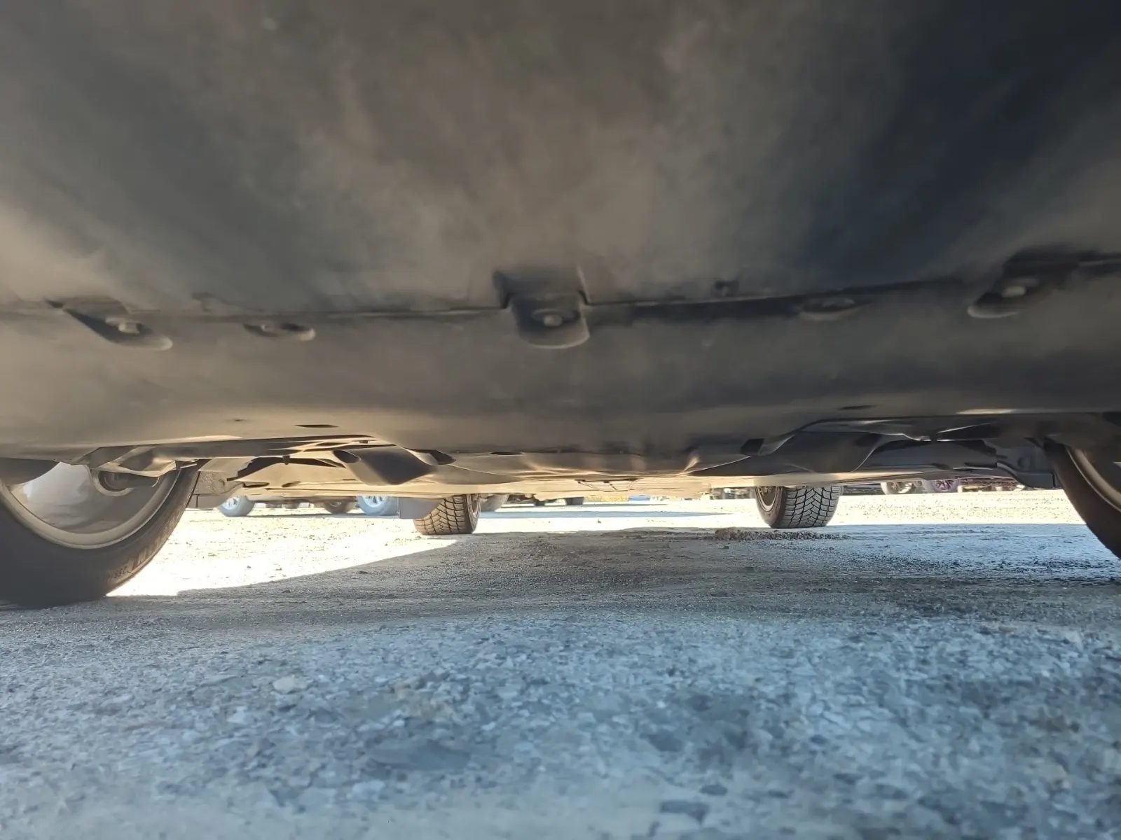 Undercarriage - Rear Photo