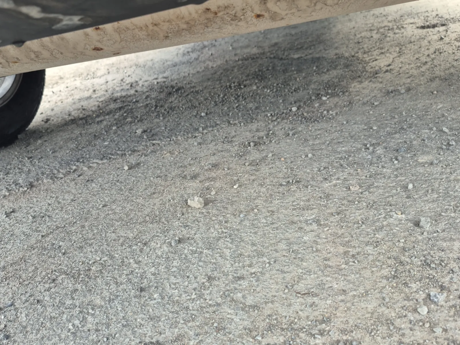Undercarriage - Rear Photo