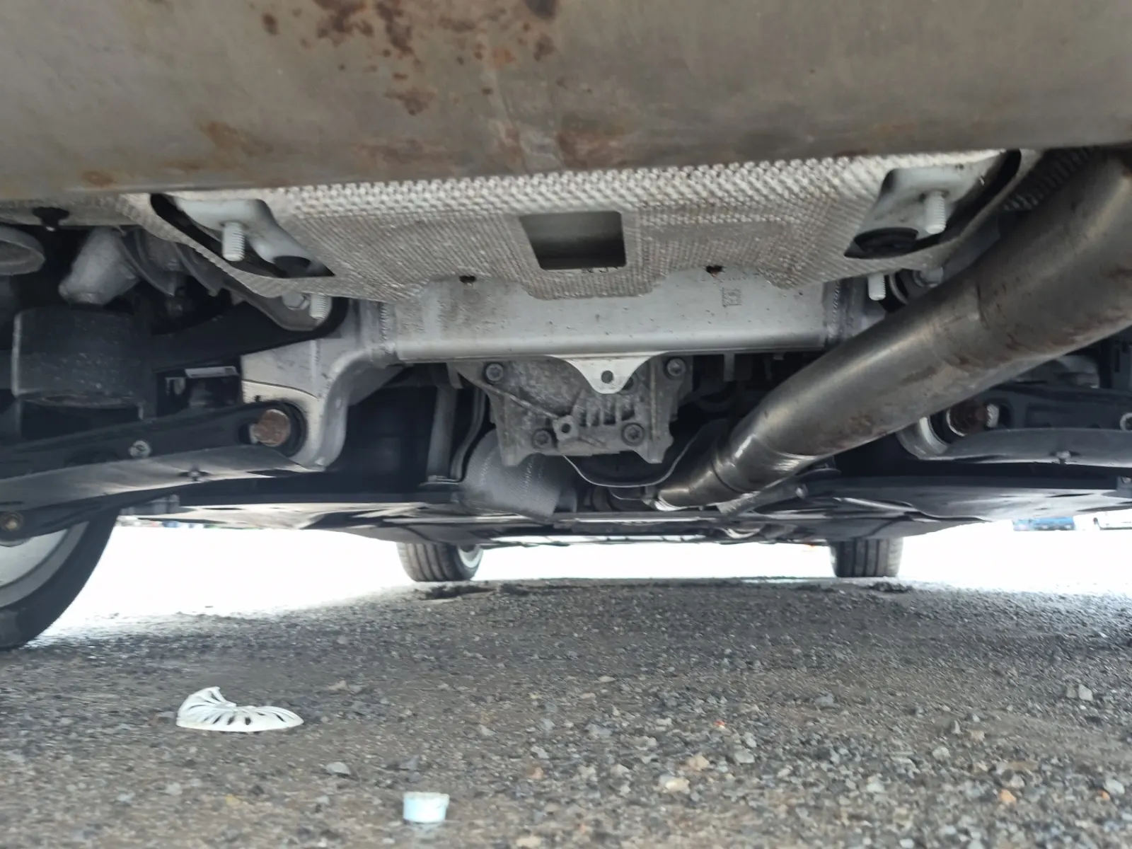 Undercarriage - Rear Photo
