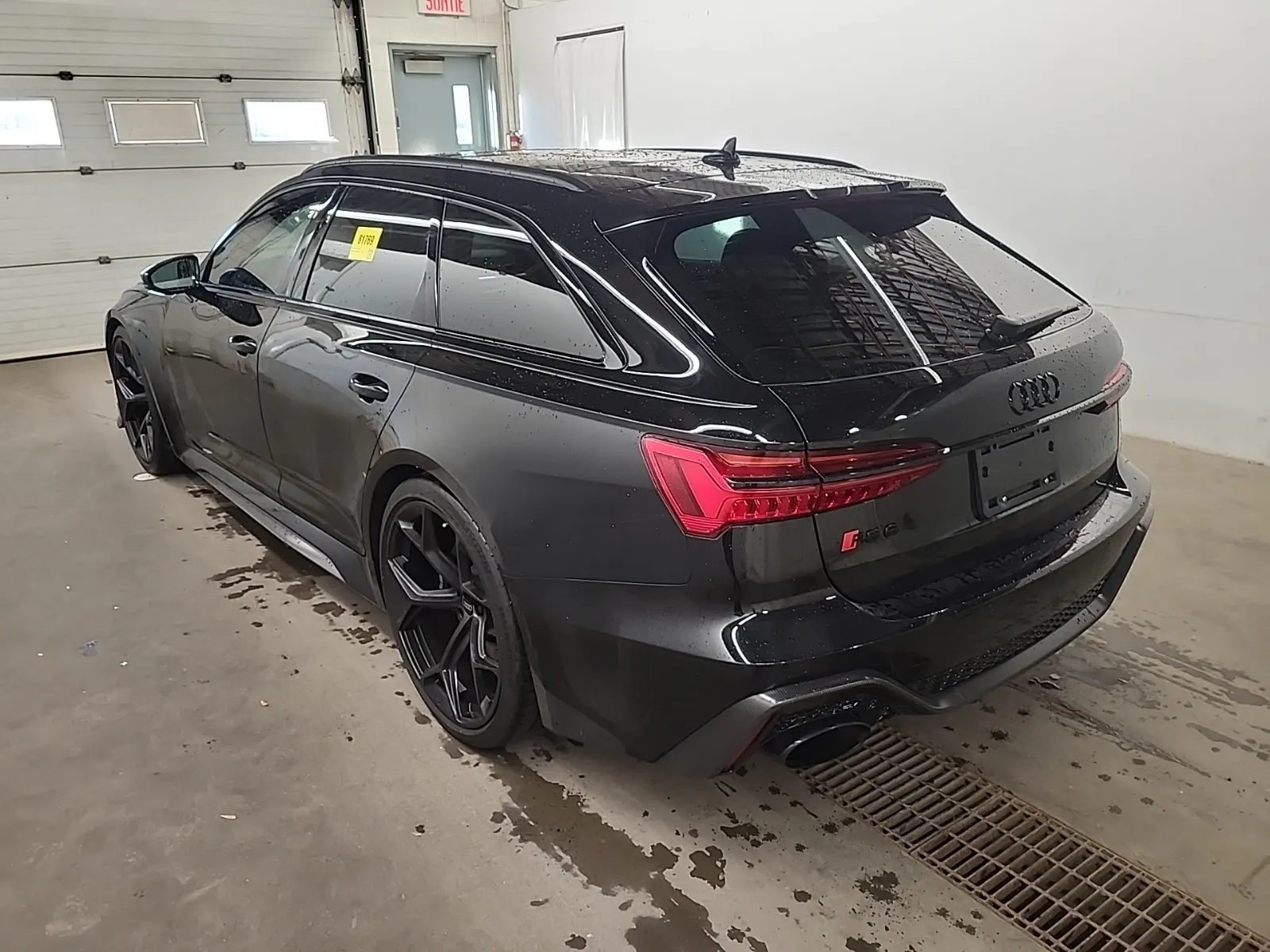 Driver Rear 3/4 Photo