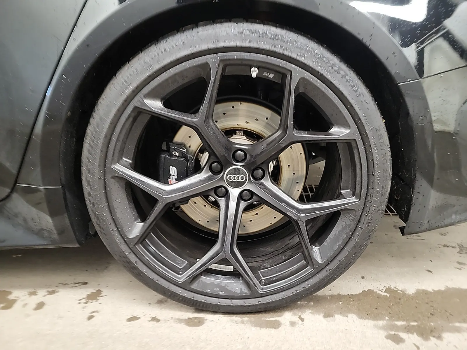 Left Rear Wheel/Tire Photo
