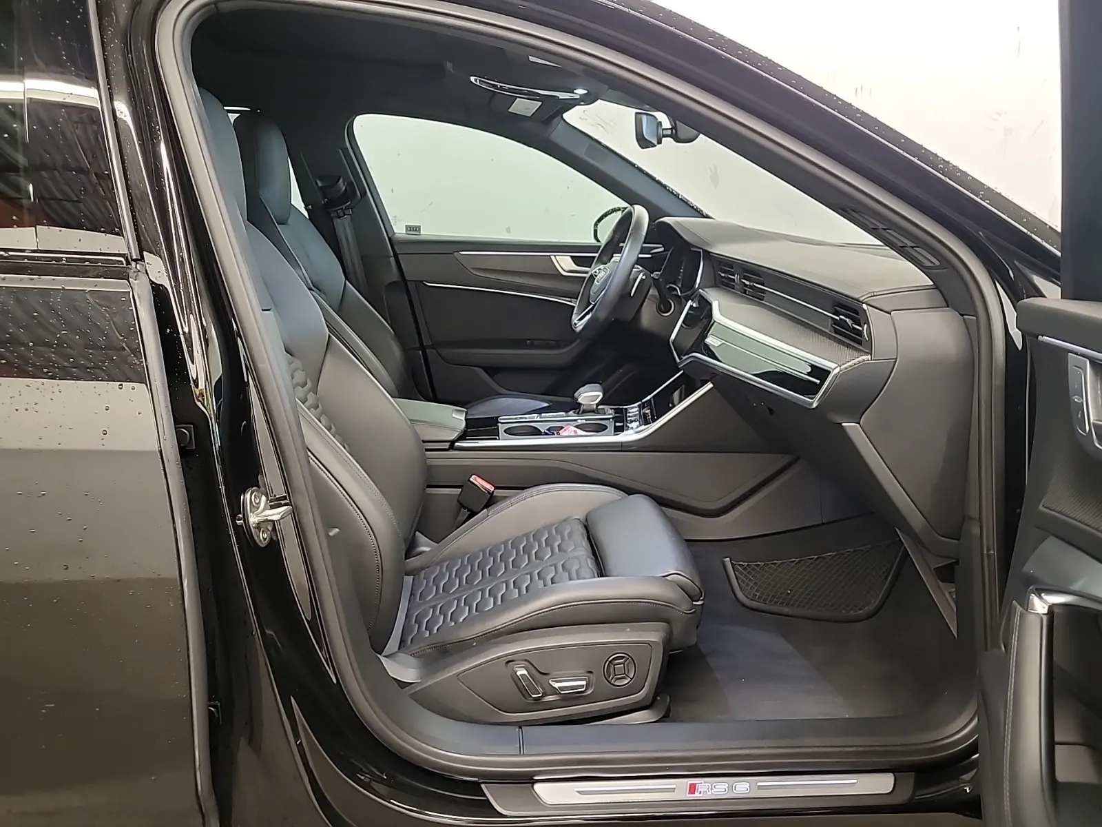 Right Side Interior Photo