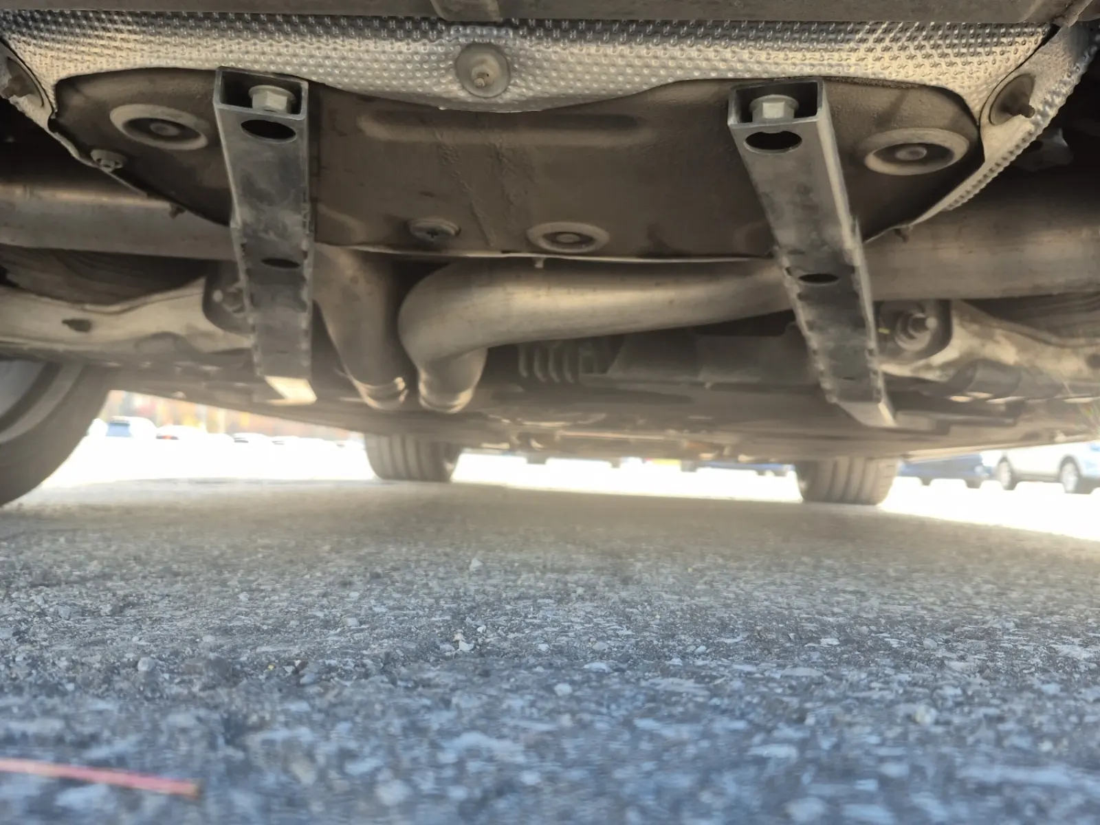 Undercarriage - Rear Photo
