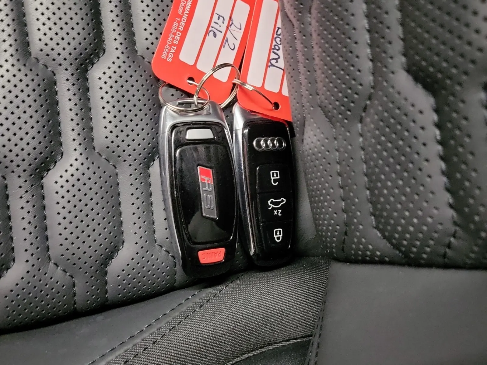 Keys/Fobs/Manual Photo