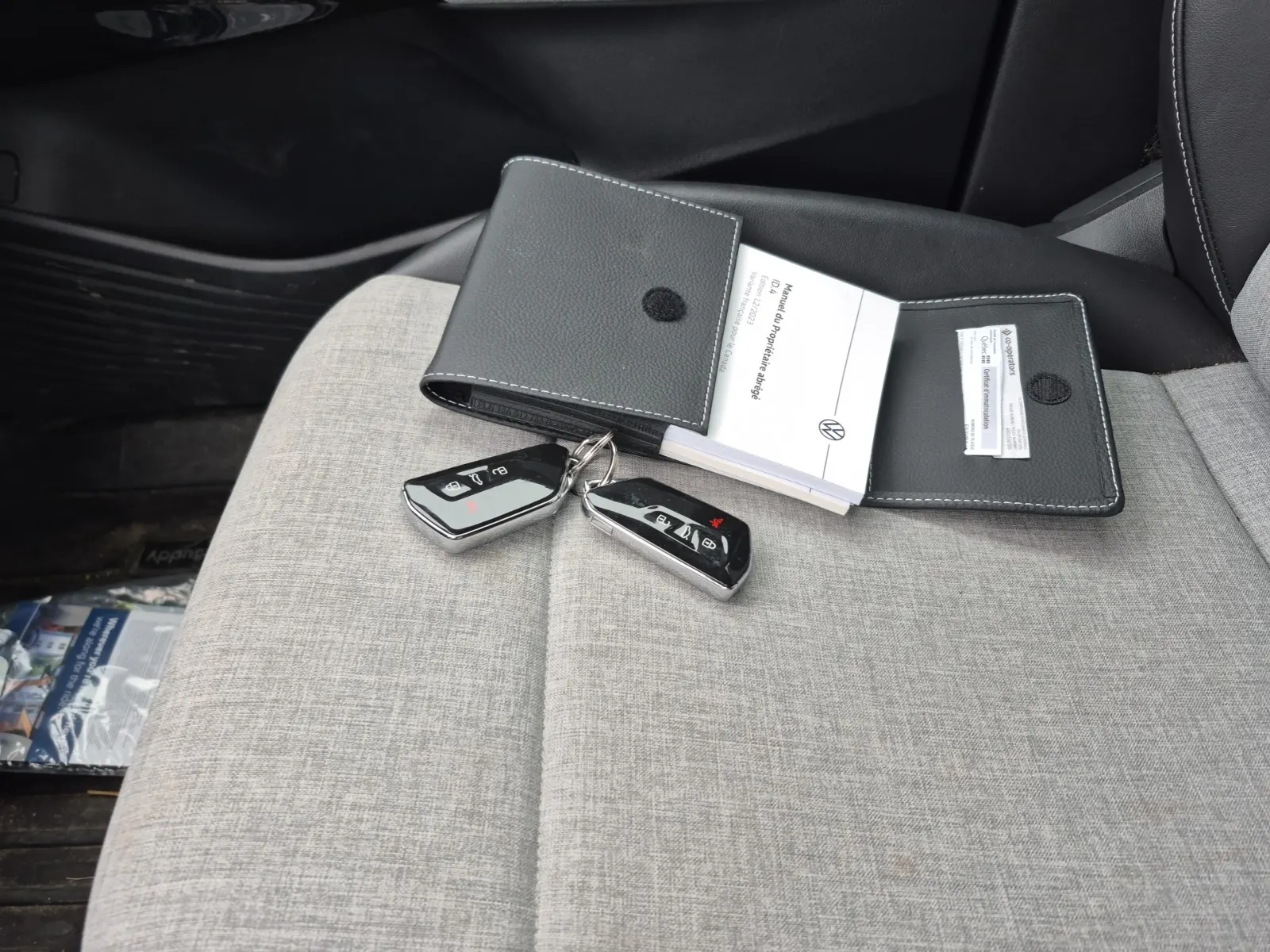 Keys/Fobs/Manual Photo