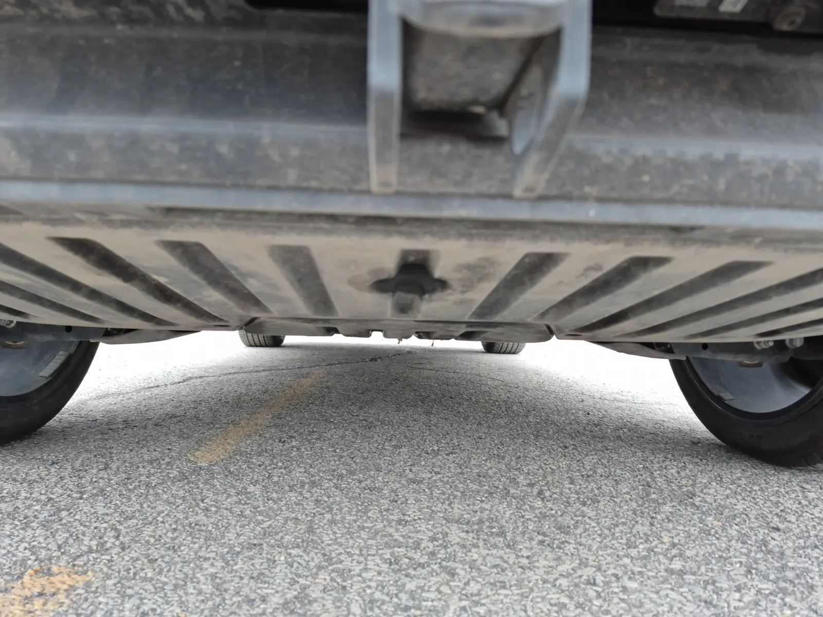 Undercarriage - Passenger Photo