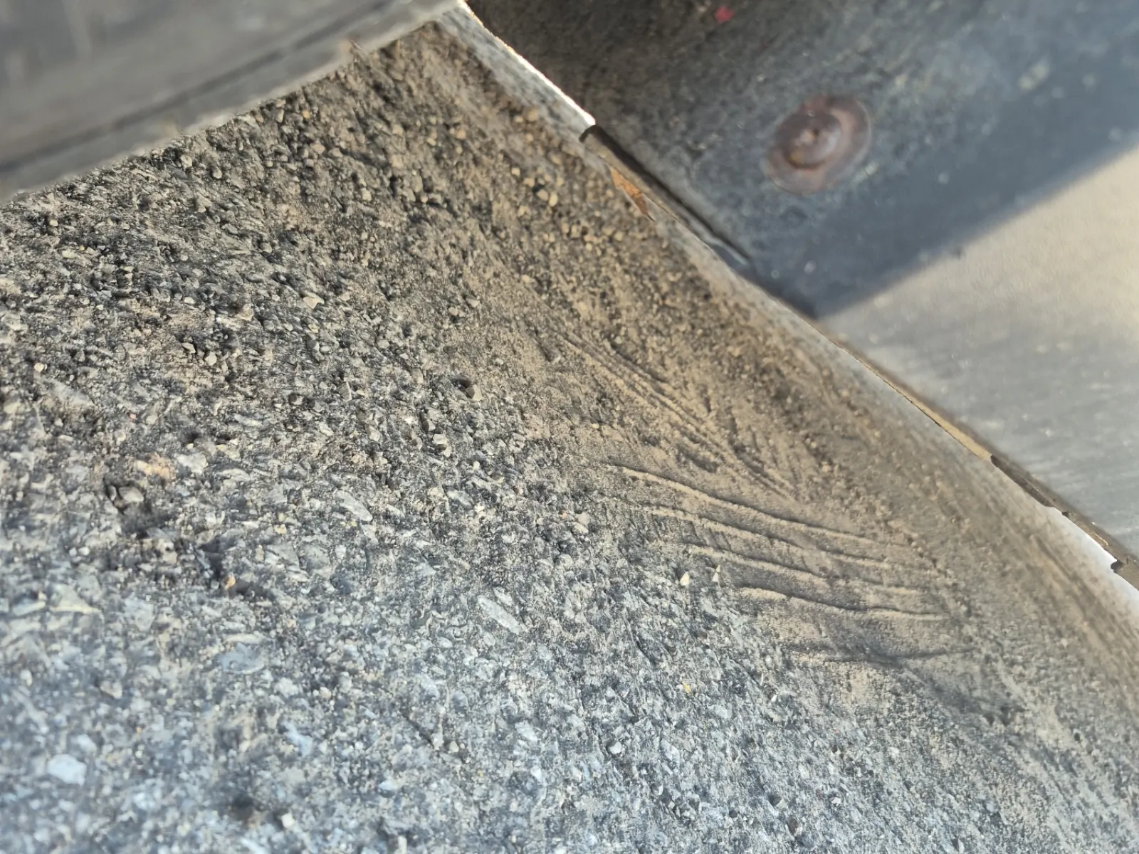 Undercarriage - Driver Photo