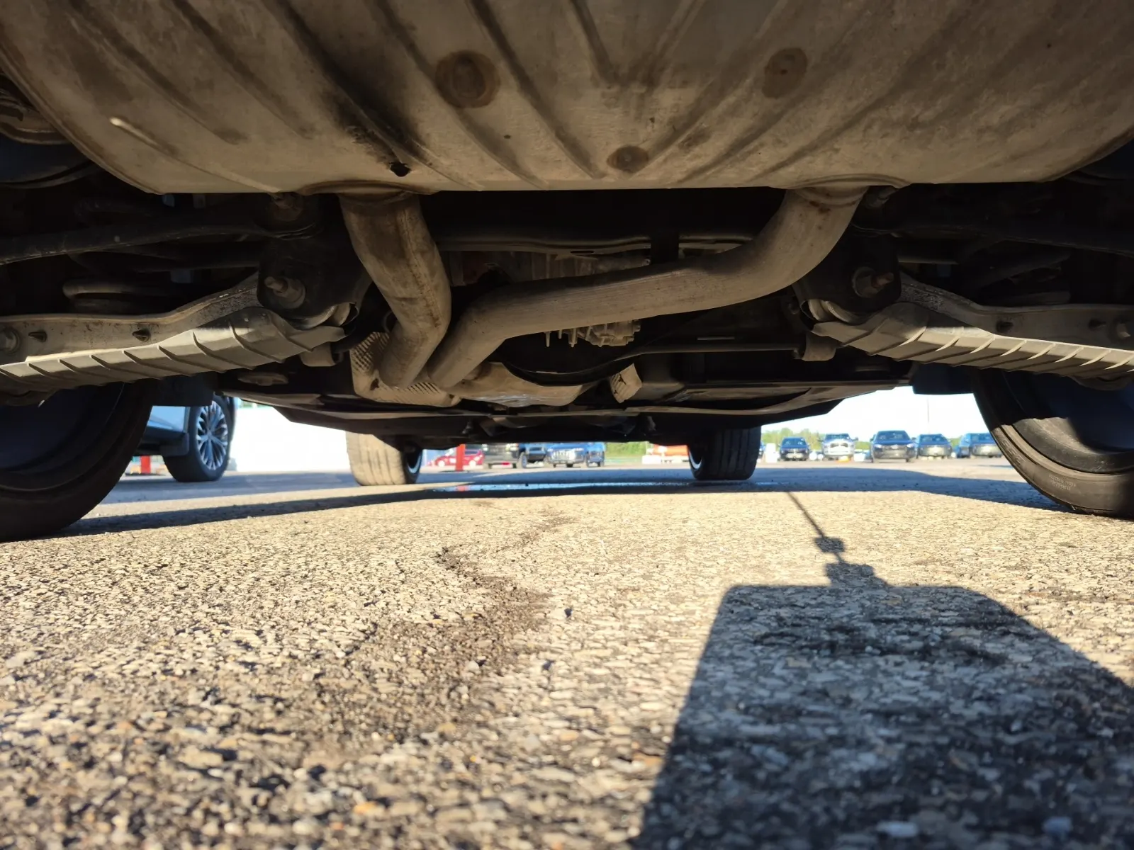 Undercarriage - Rear Photo