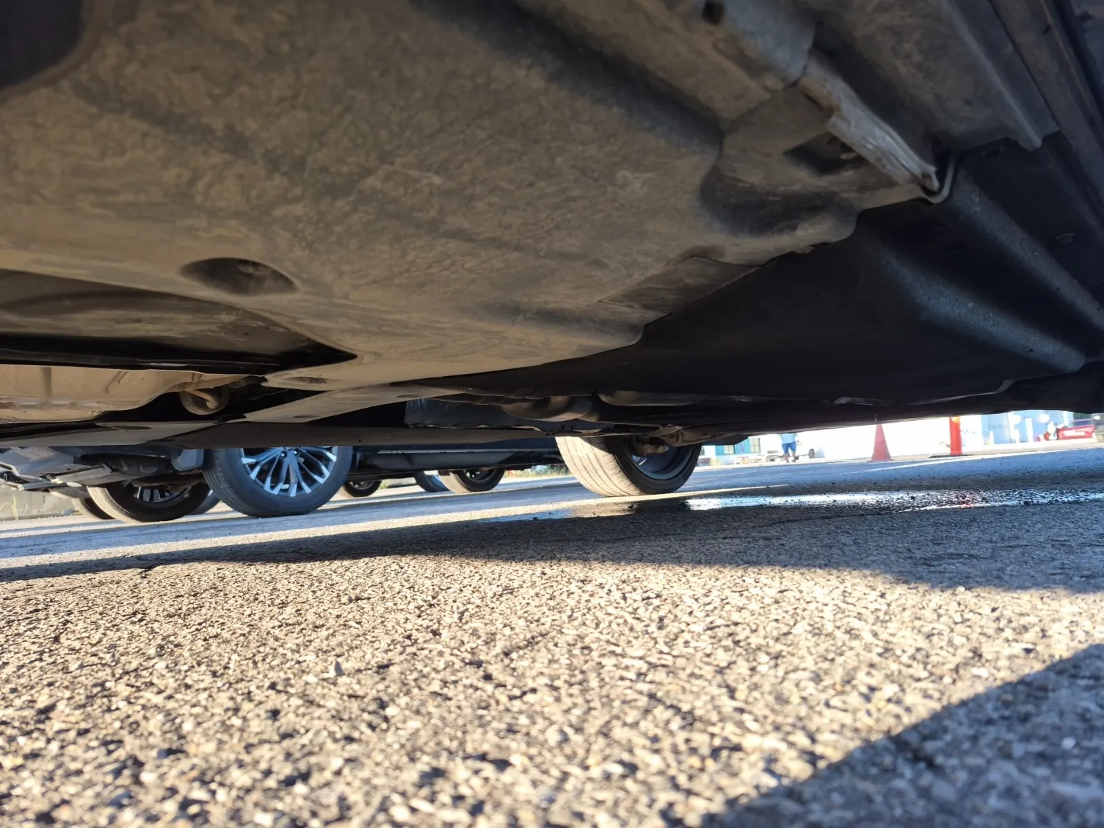 Undercarriage - Passenger Photo