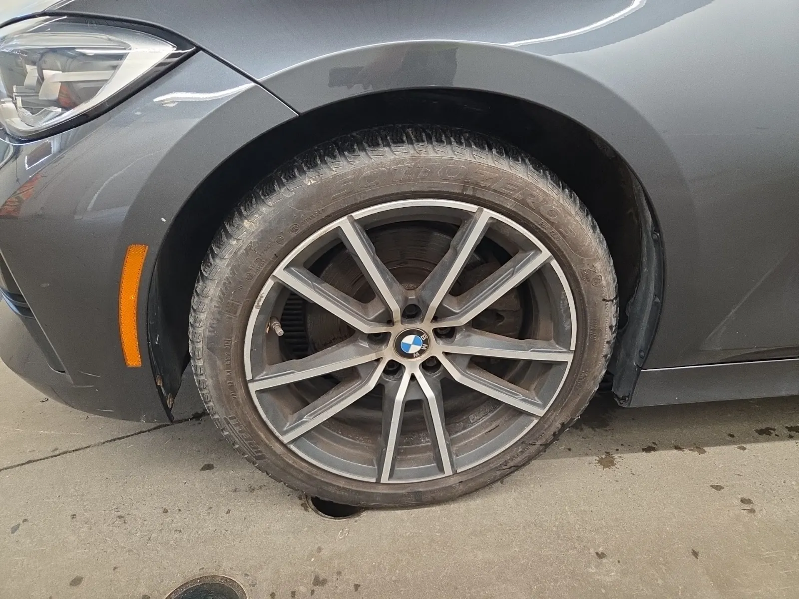 Front driver wheel/tire photo