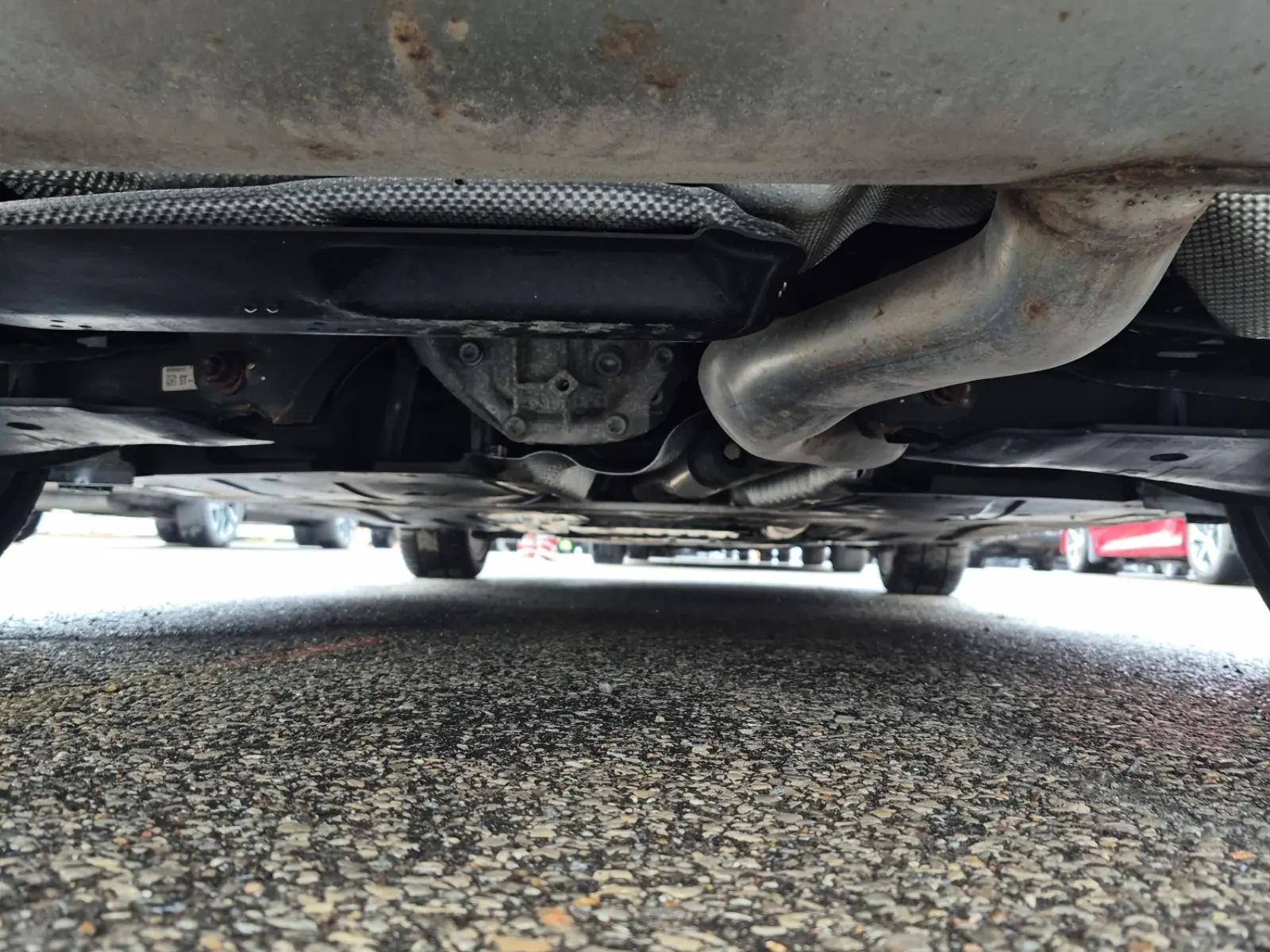 Undercarriage - Rear Photo