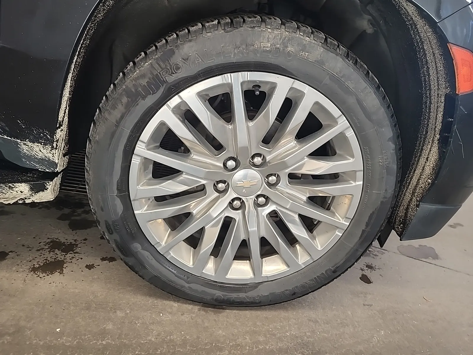 Right Front Wheel/Tire Photo