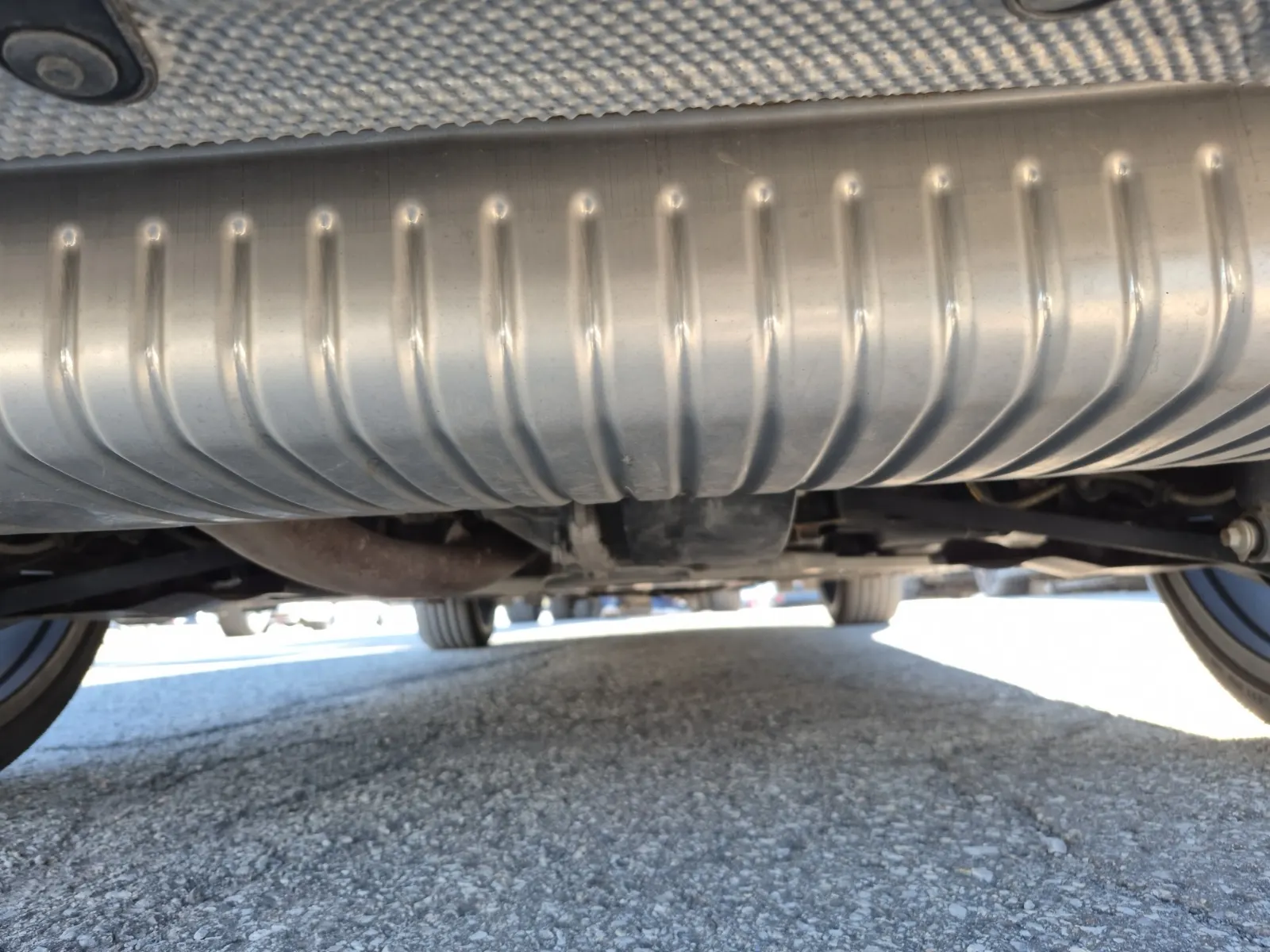 Undercarriage - Rear Photo