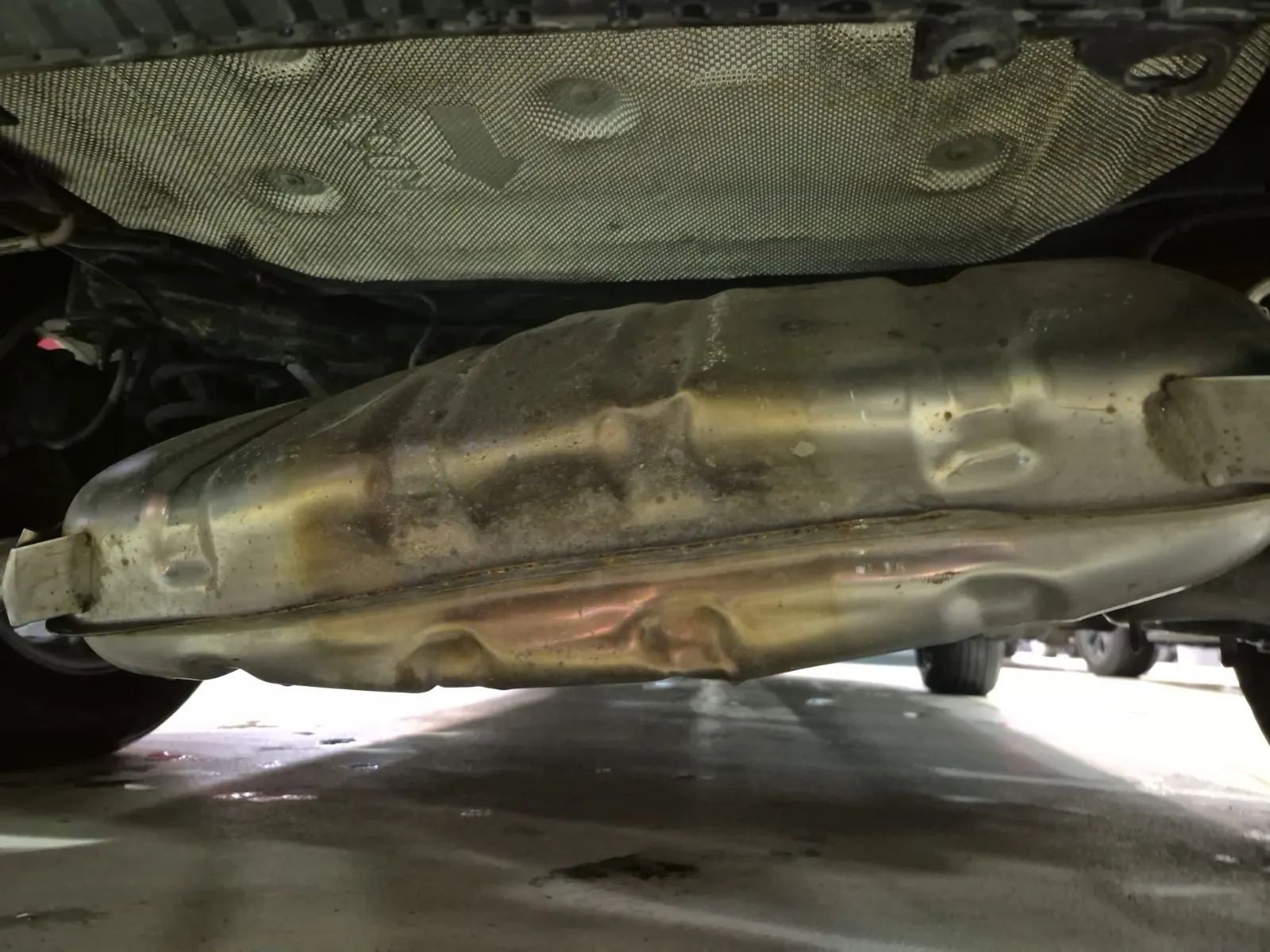 Undercarriage - Rear Photo