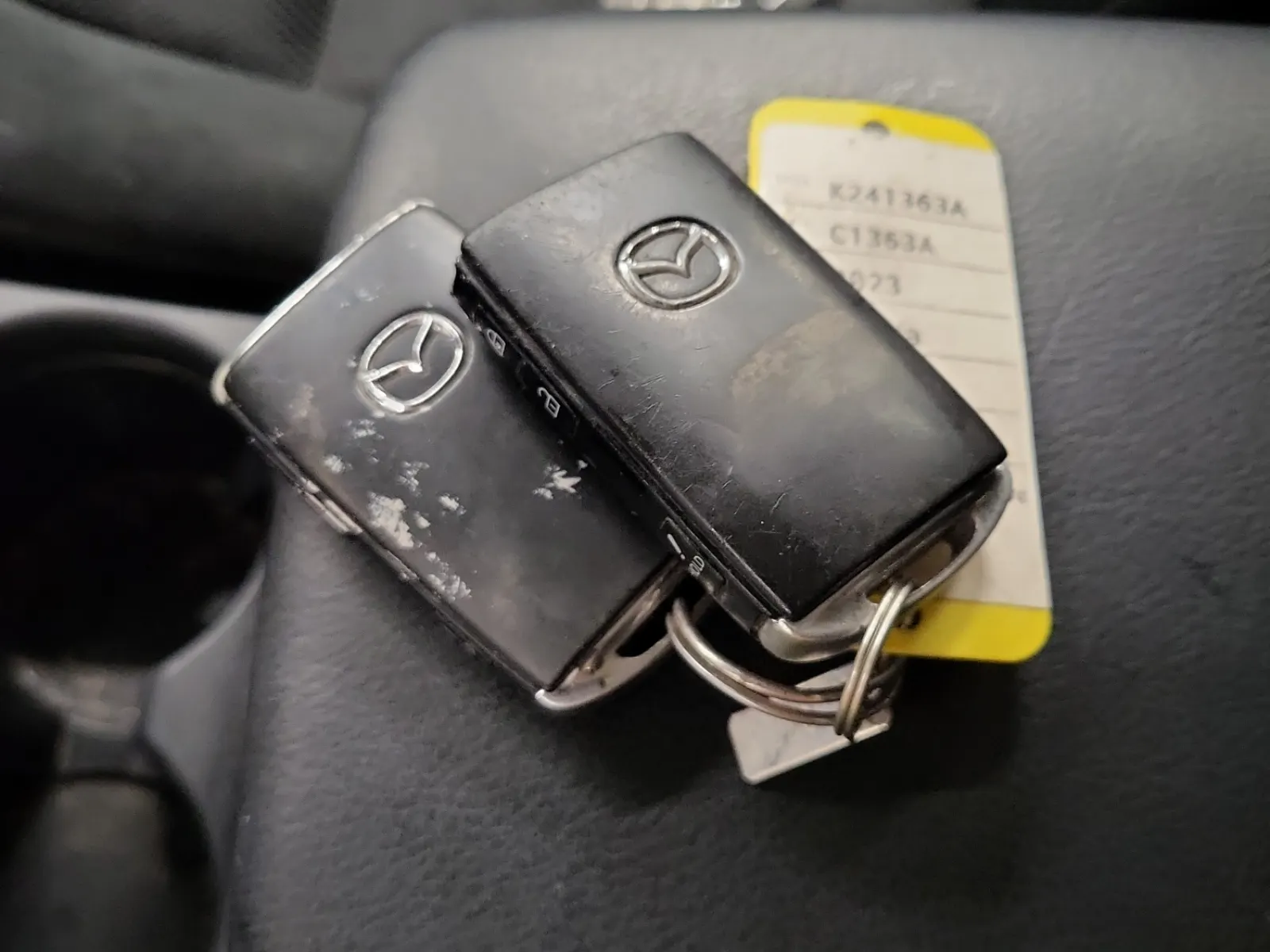 Keys/Fobs/Manual Photo