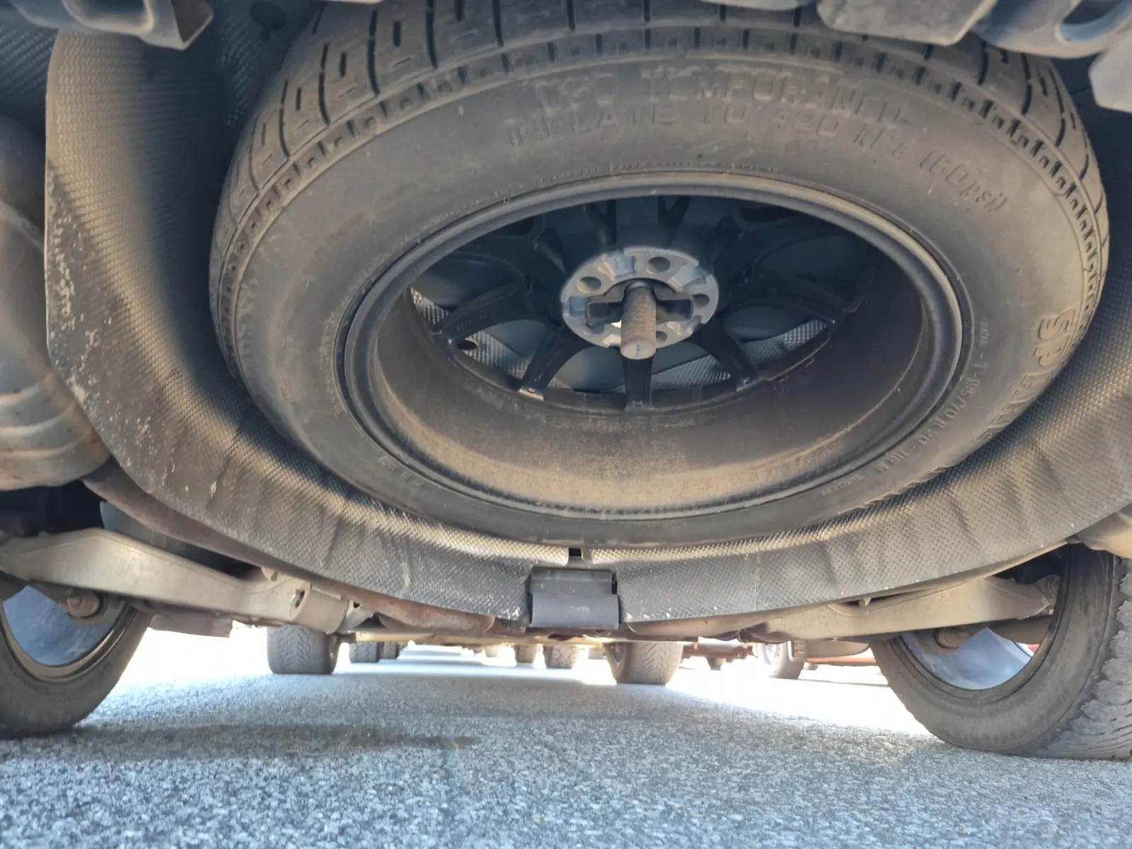 Undercarriage - Rear Photo