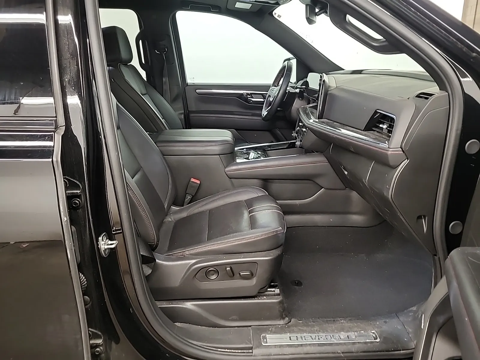 Right Side Interior Photo