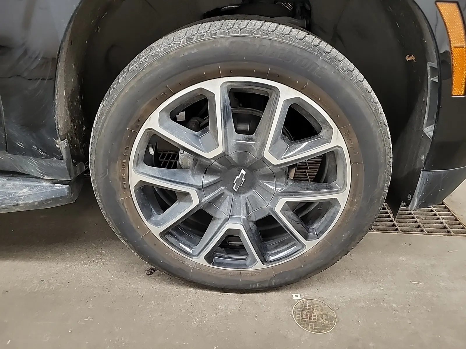 Right Front Wheel/Tire Photo