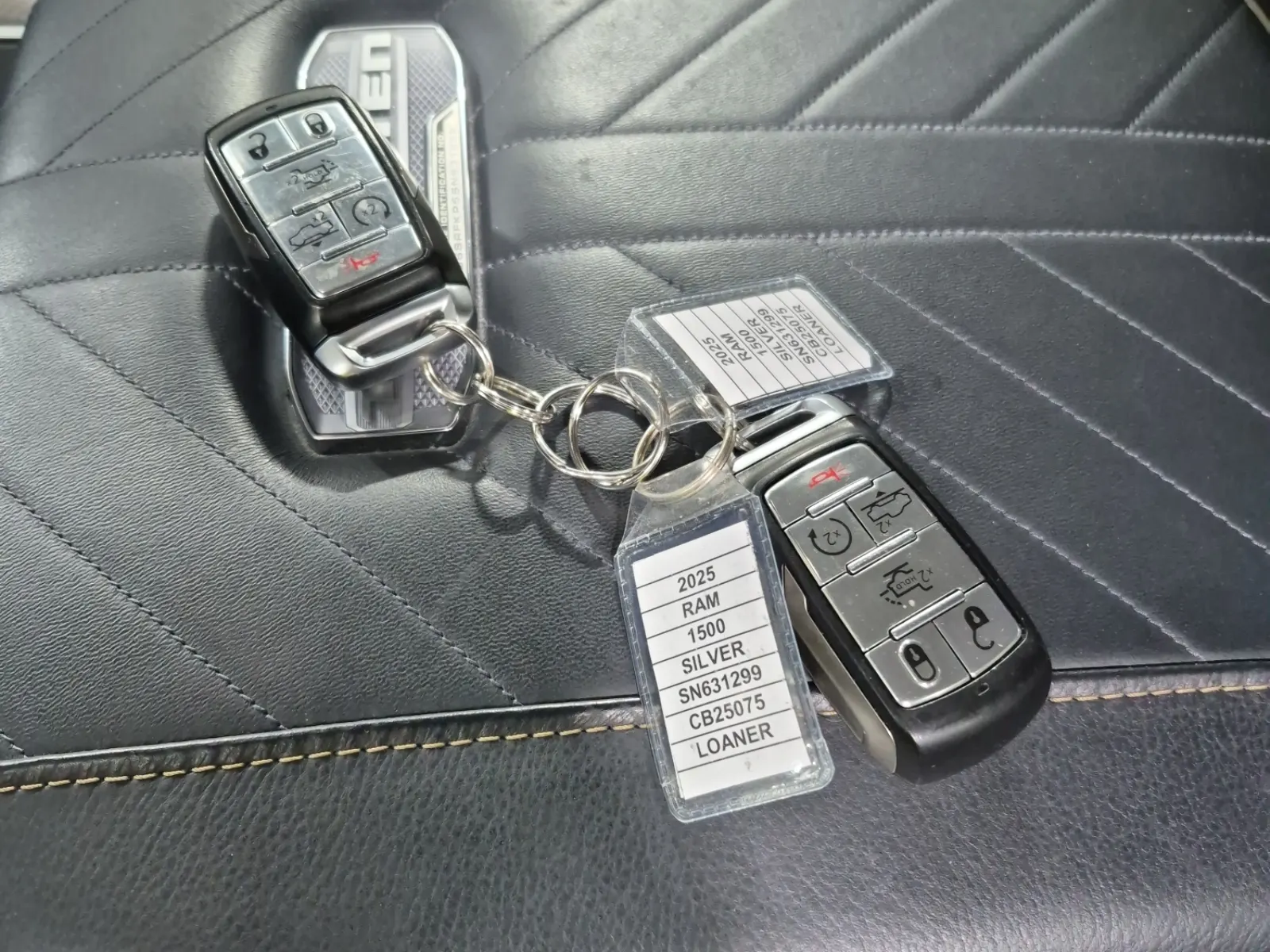 Keys/Fobs/Manual Photo