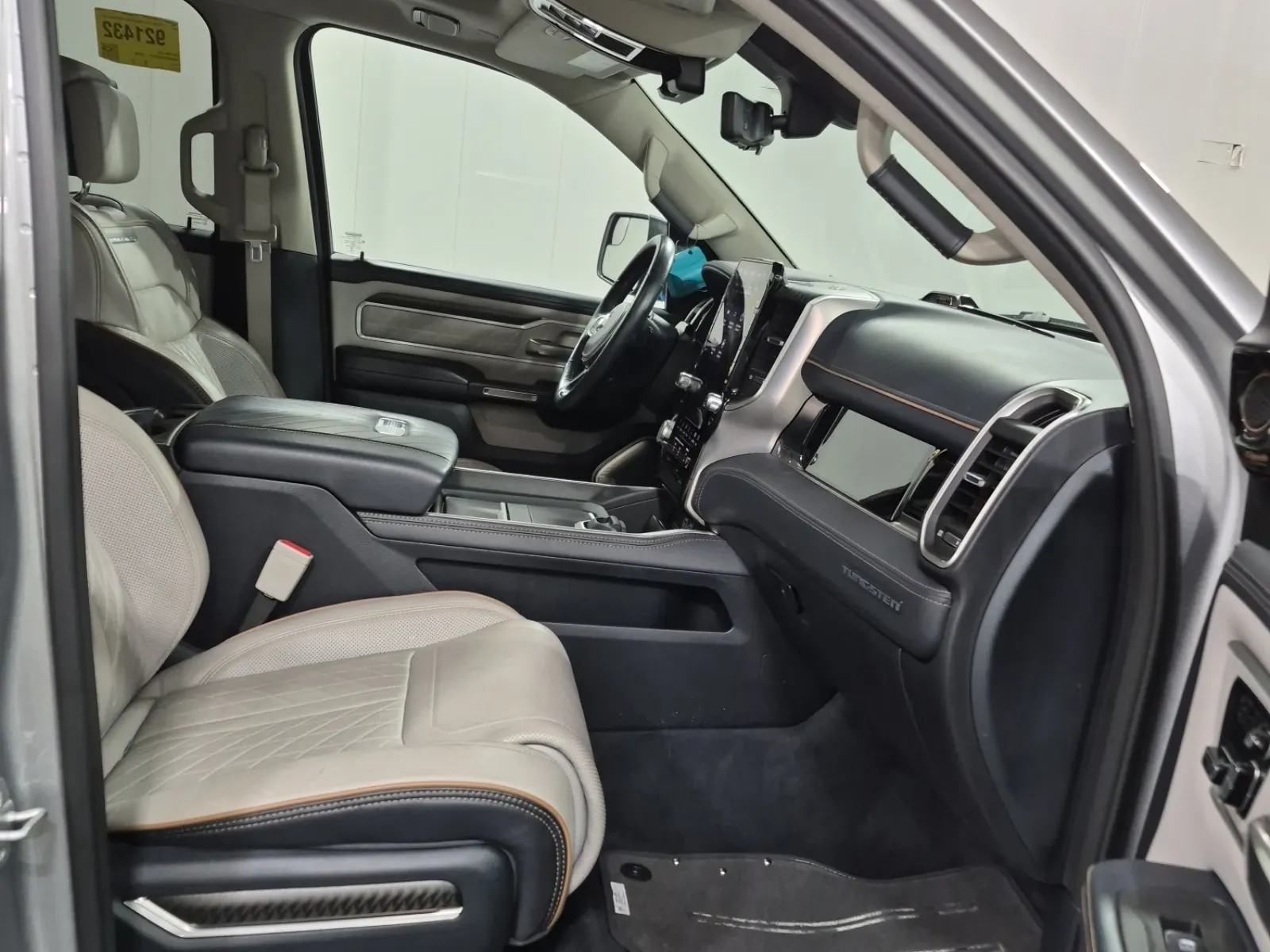 Right Side Interior Photo