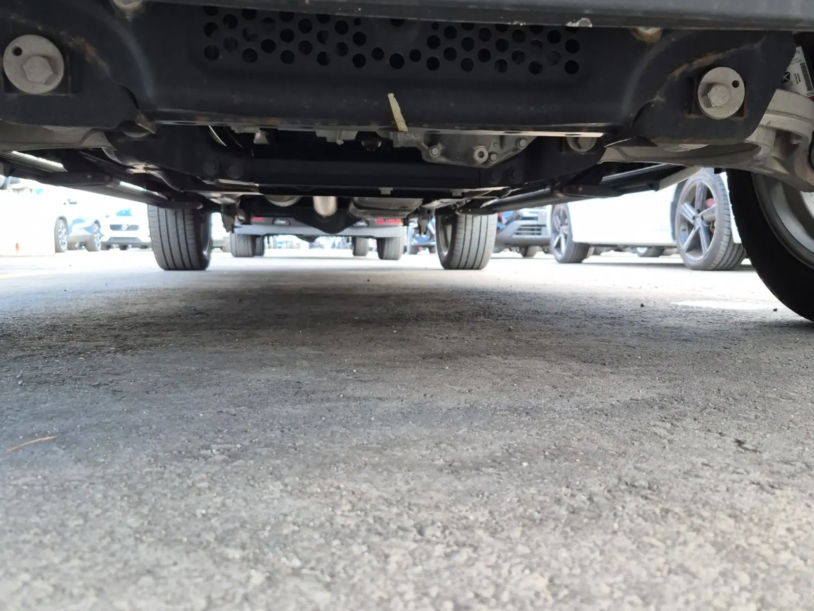 Undercarriage - Front Photo