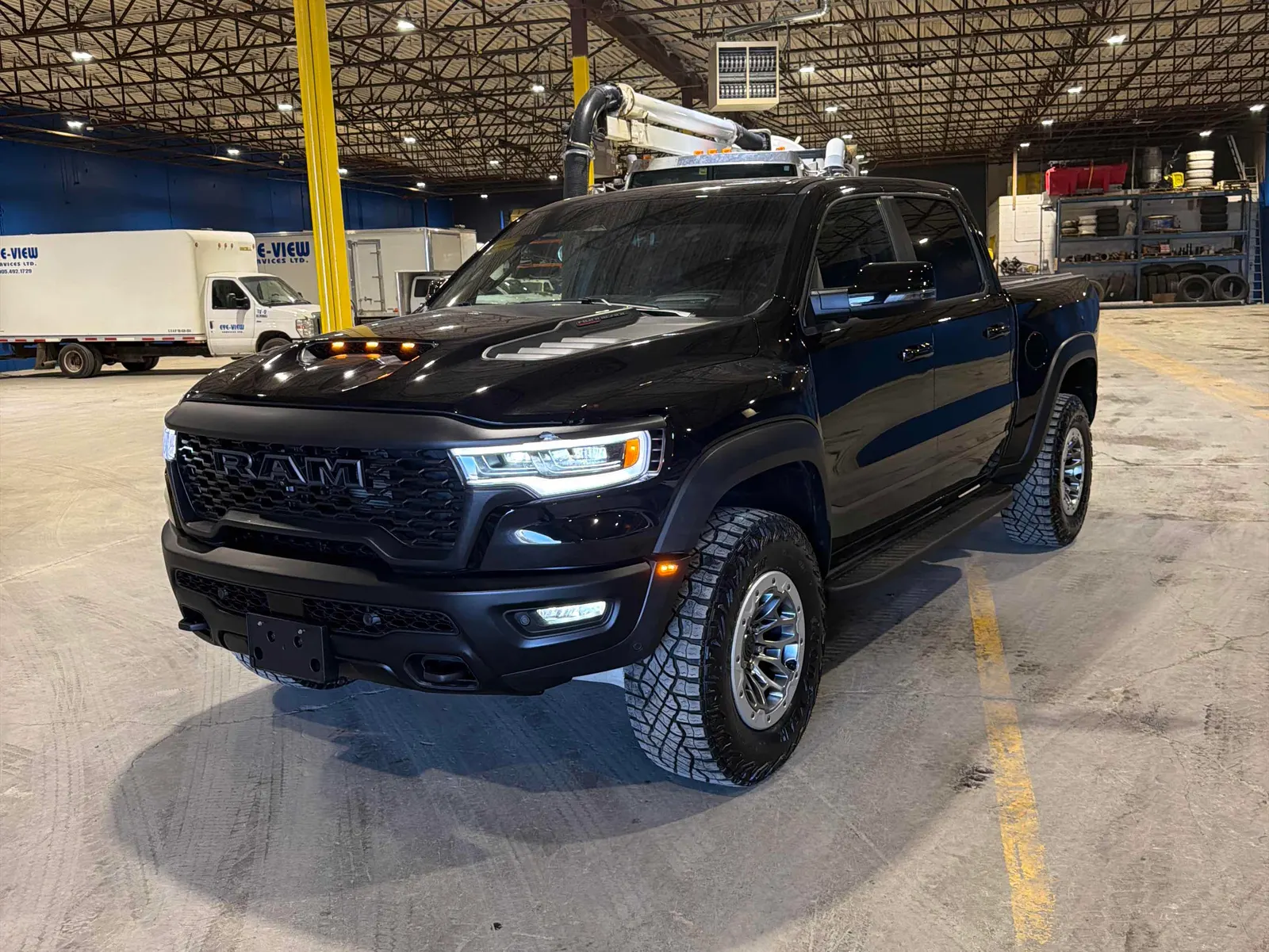 3/4 Front (Main image)