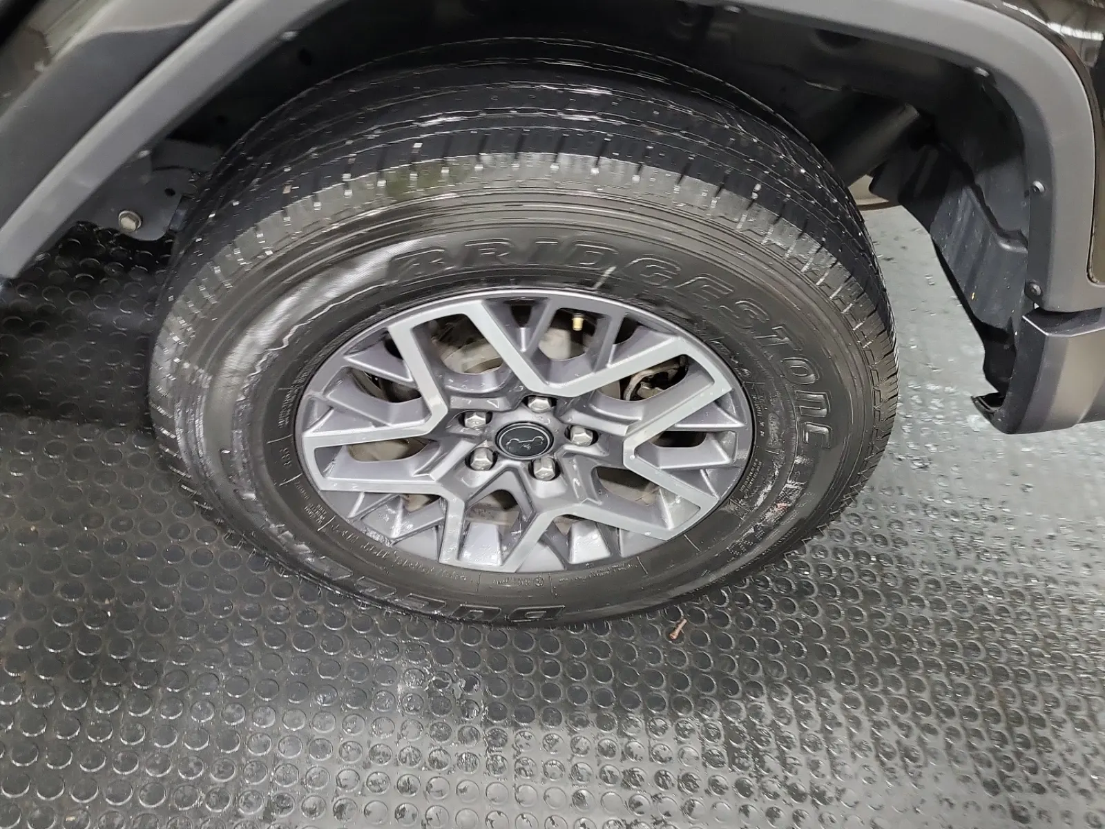 Left Rear Wheel/Tire Photo