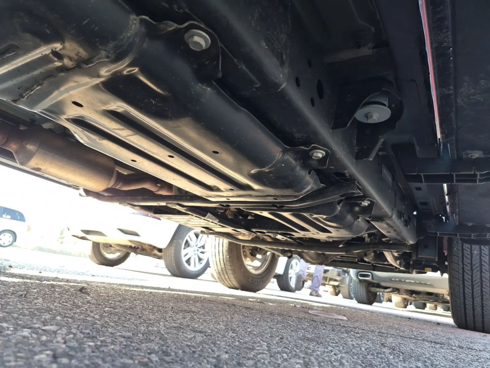 Undercarriage - Passenger Photo