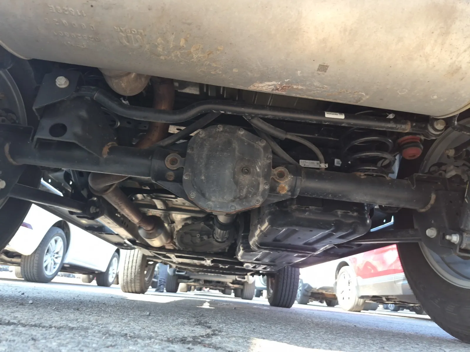 Undercarriage - Rear Photo
