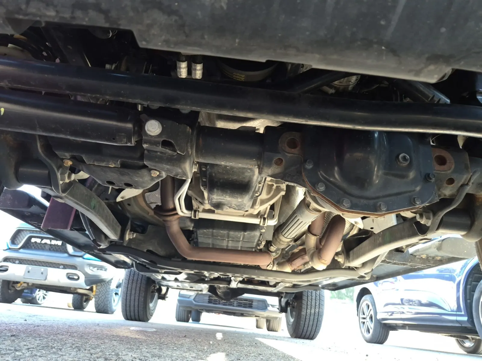 Undercarriage - Front Photo