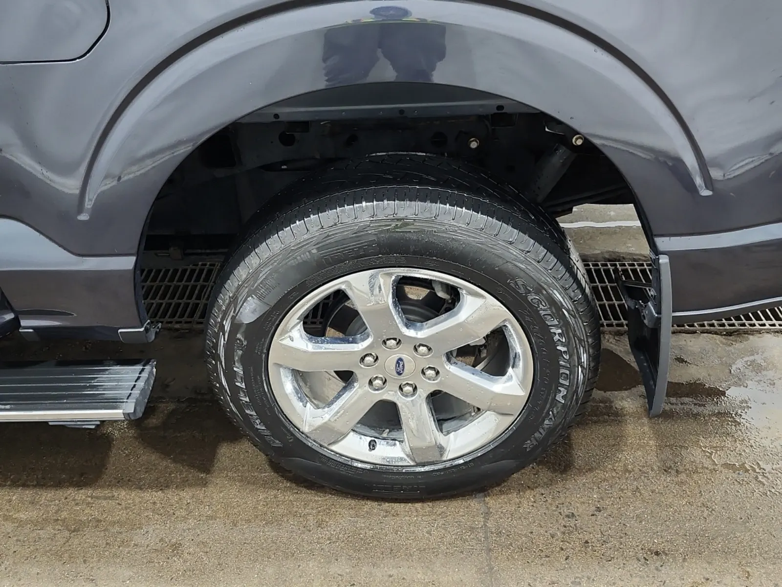 Left Rear Wheel/Tire Photo