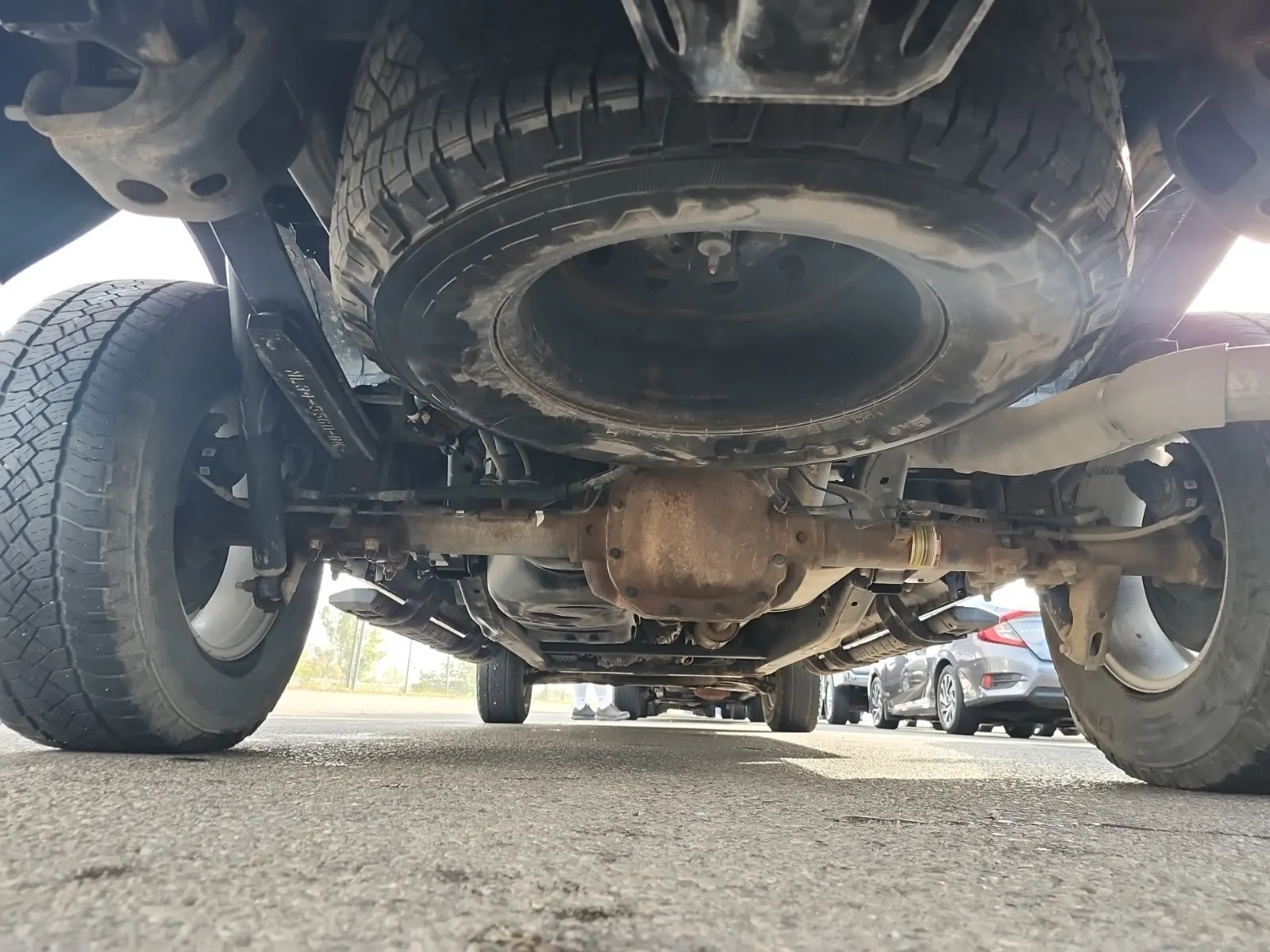 Undercarriage - Rear Photo