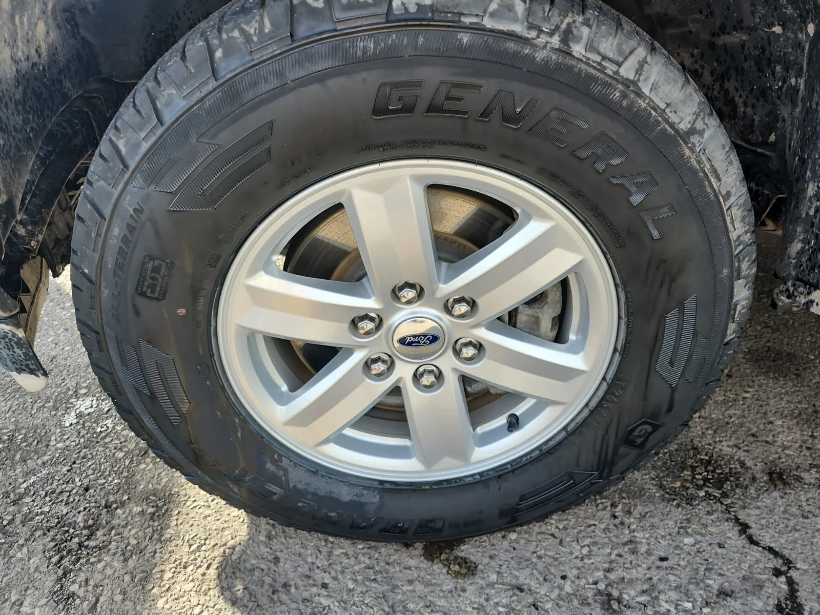 Front driver wheel/tire photo