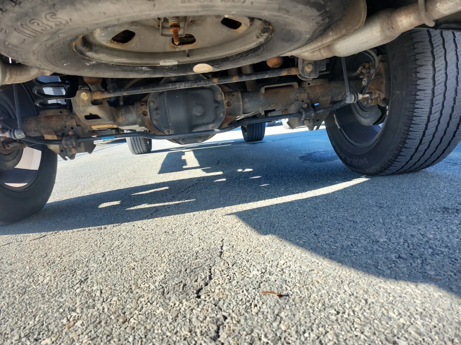 Undercarriage - Rear Photo