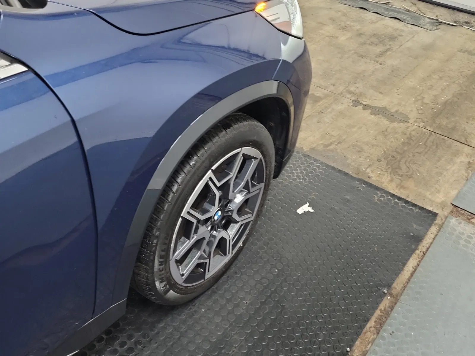 Right Front Wheel/Tire Photo